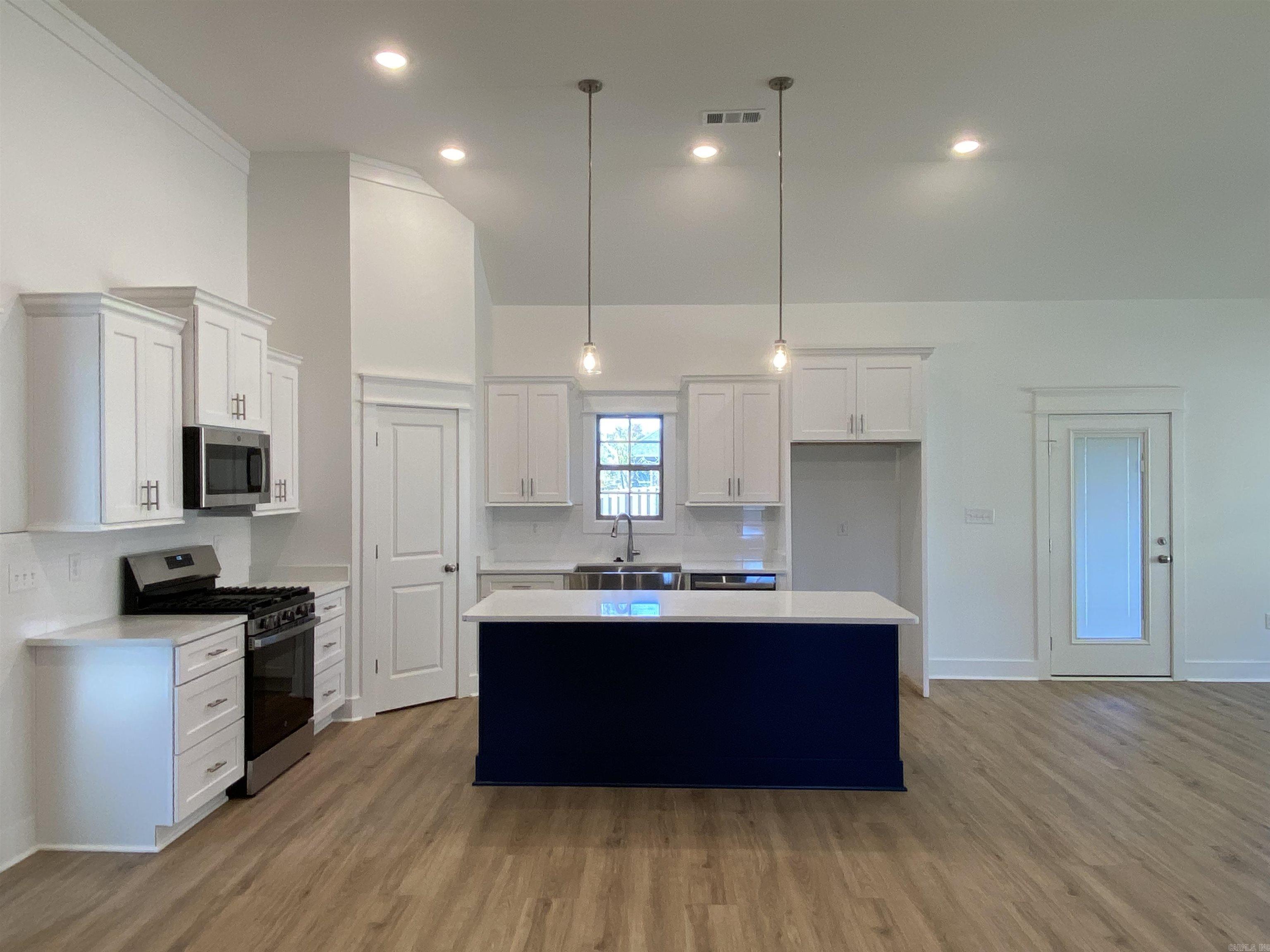 Cypress Pointe - Residential