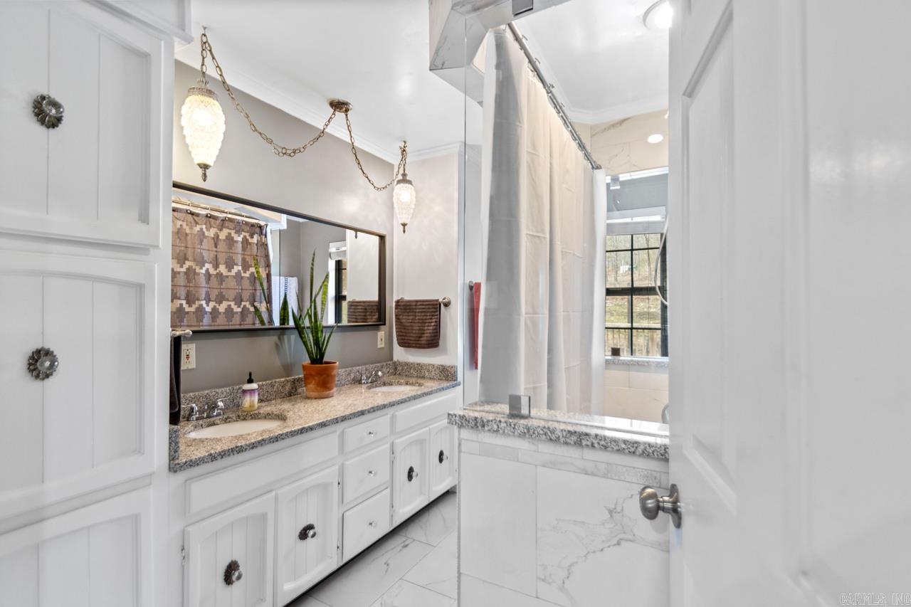 CHICOPEE - Residential