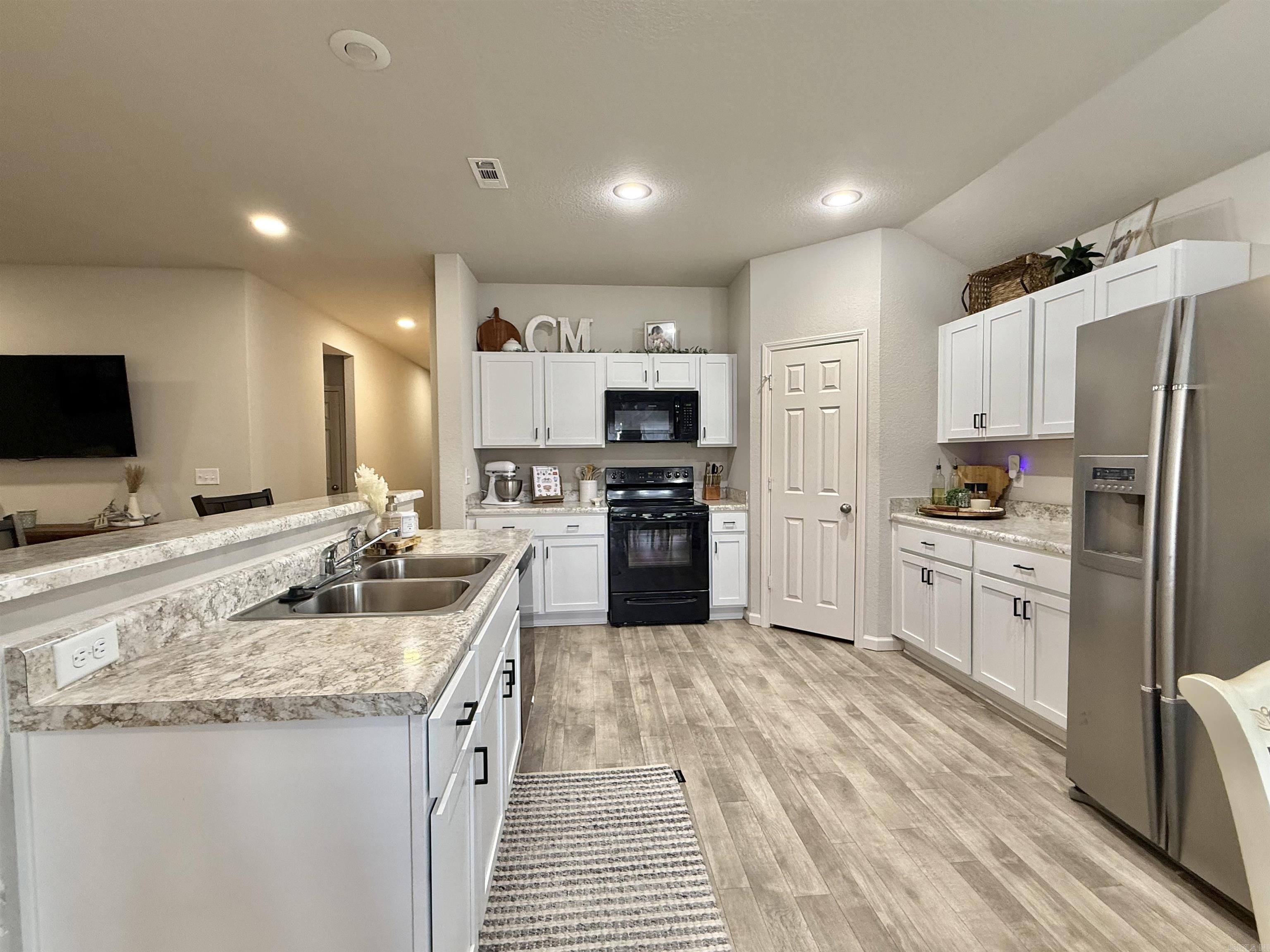 PARKWAY MEADOWS - Residential