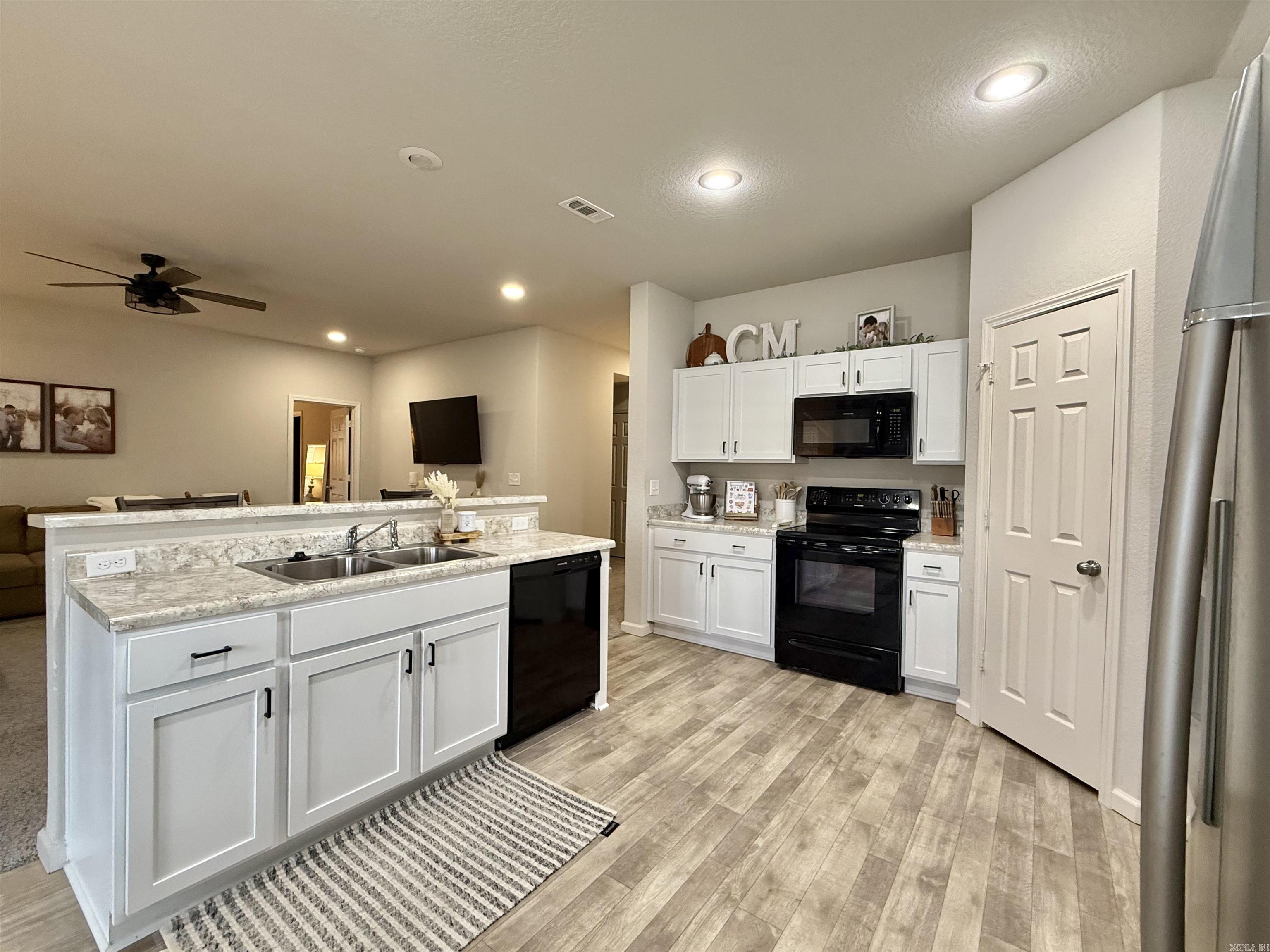 PARKWAY MEADOWS - Residential