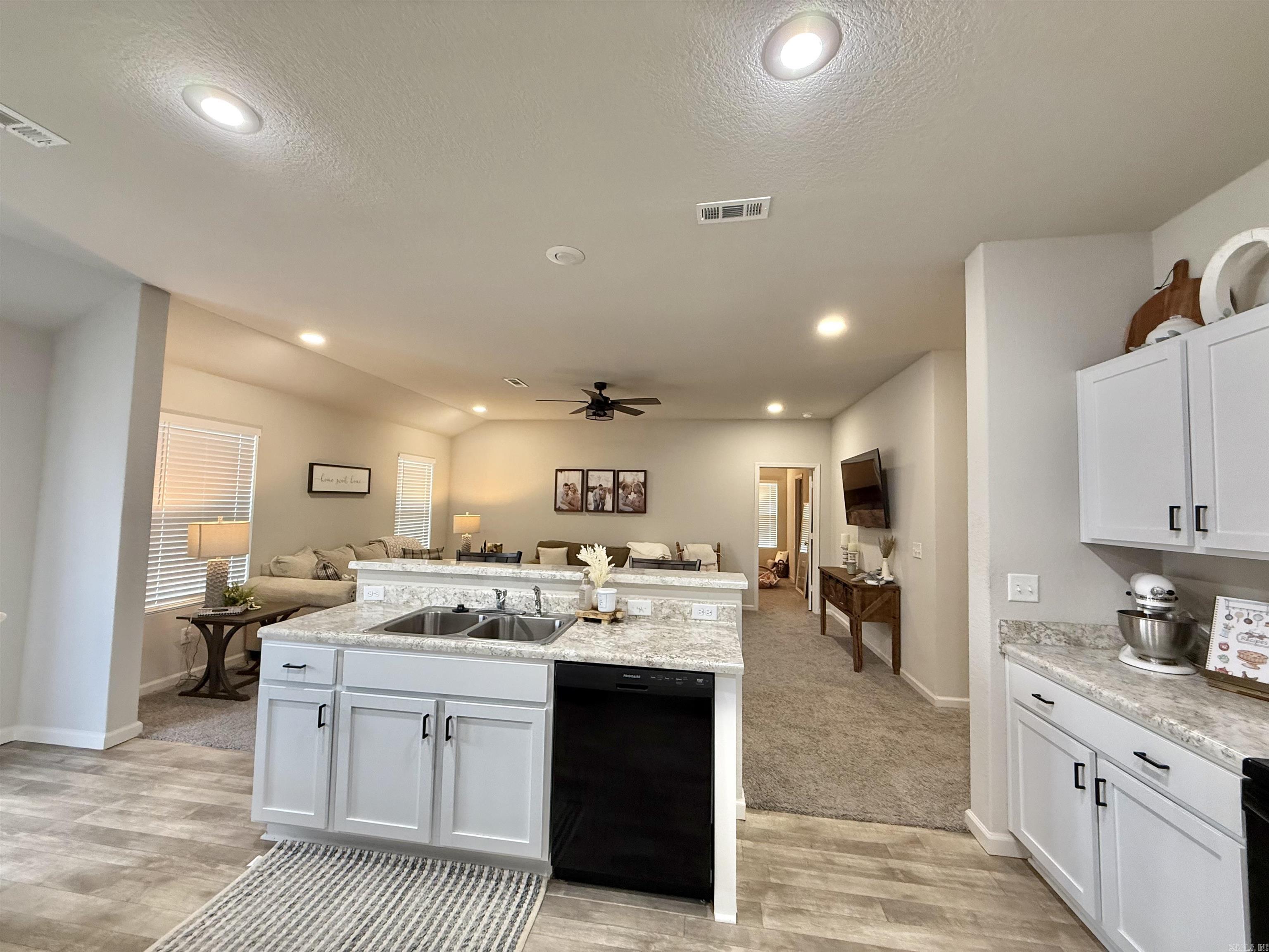 PARKWAY MEADOWS - Residential