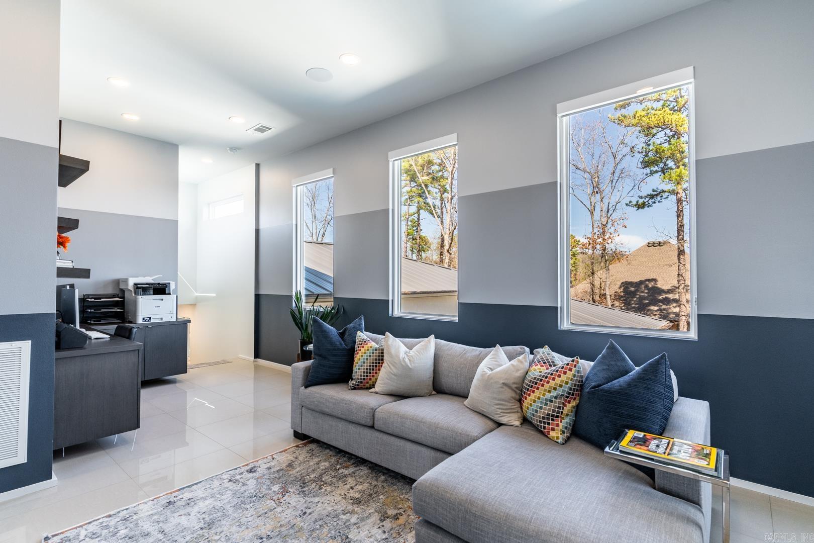 CHENAL VALLEY "ENSBURY PLACE" - Residential