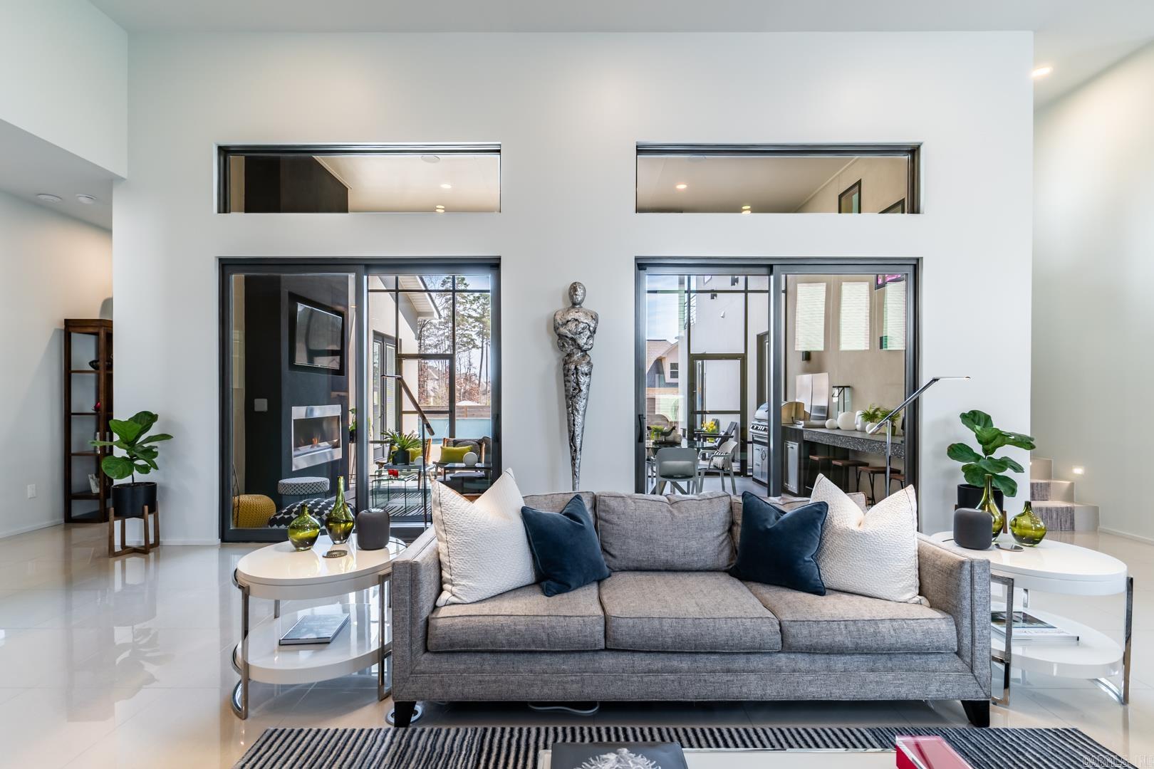 CHENAL VALLEY "ENSBURY PLACE" - Residential
