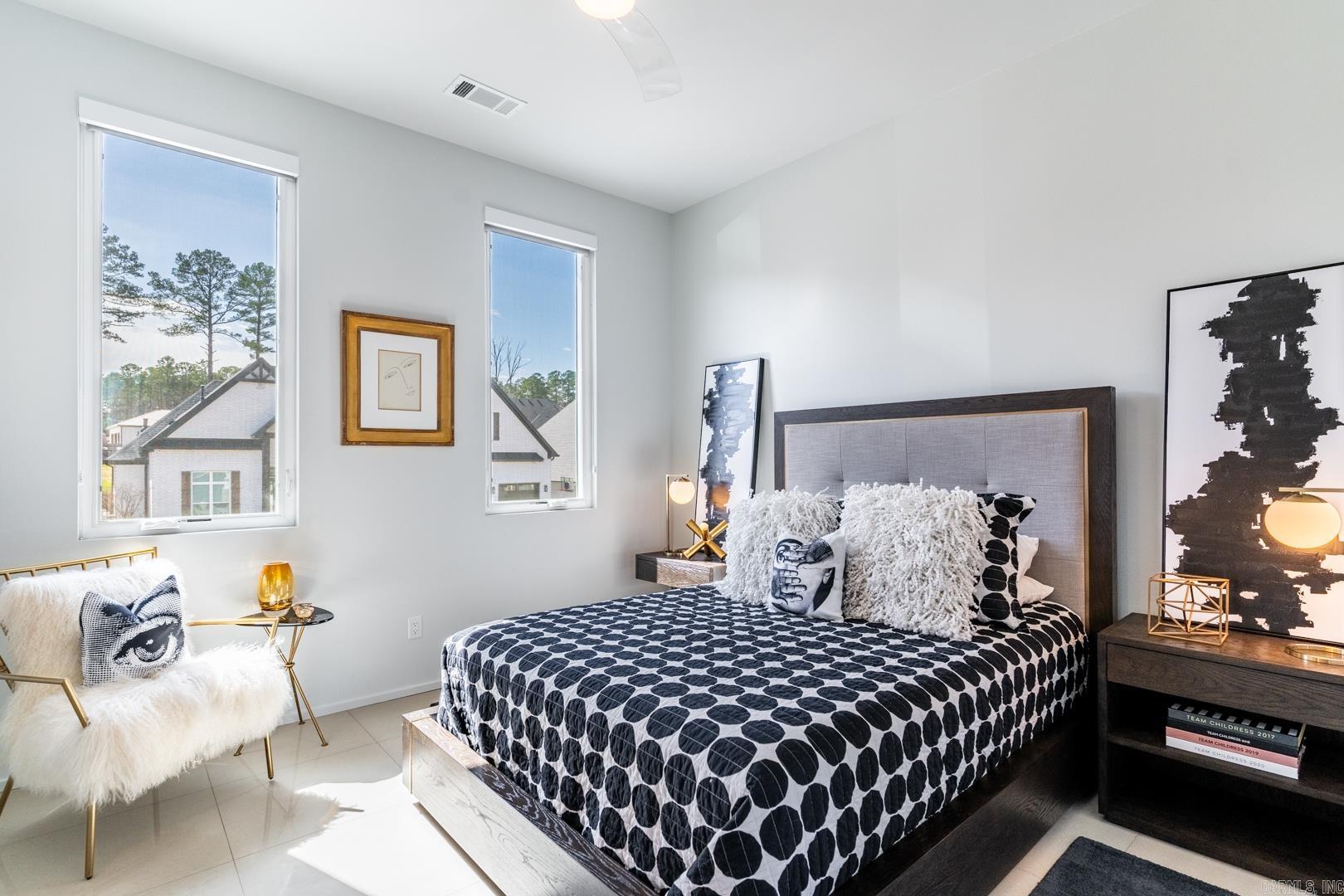 CHENAL VALLEY "ENSBURY PLACE" - Residential