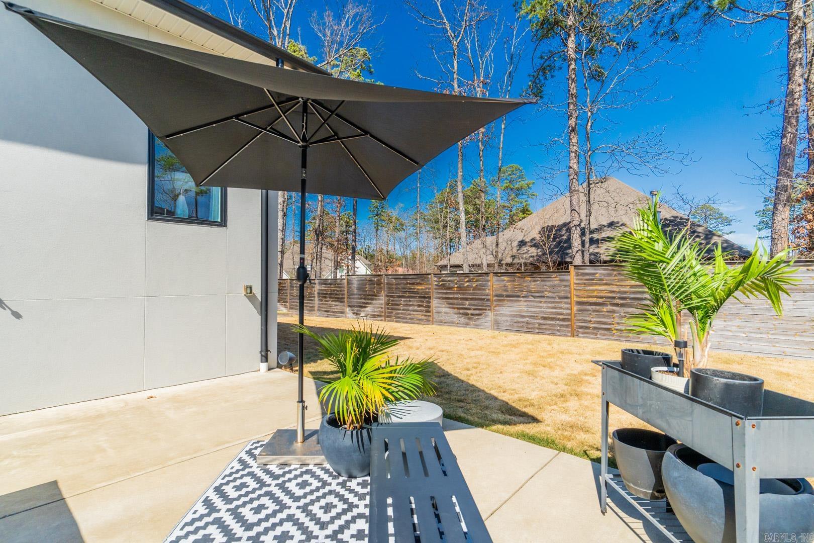 CHENAL VALLEY "ENSBURY PLACE" - Residential