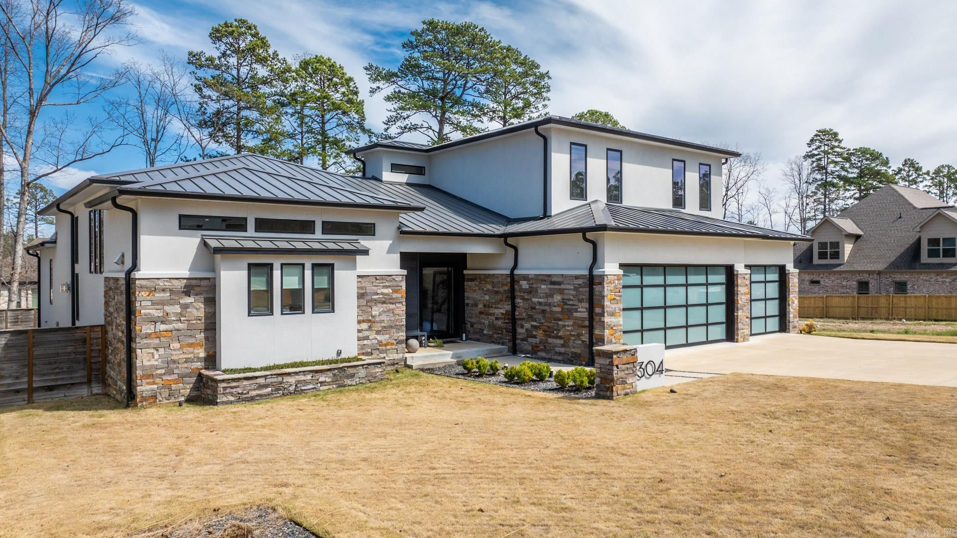 CHENAL VALLEY "ENSBURY PLACE" - Residential