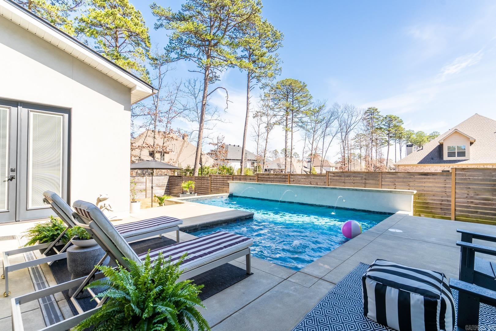 CHENAL VALLEY "ENSBURY PLACE" - Residential