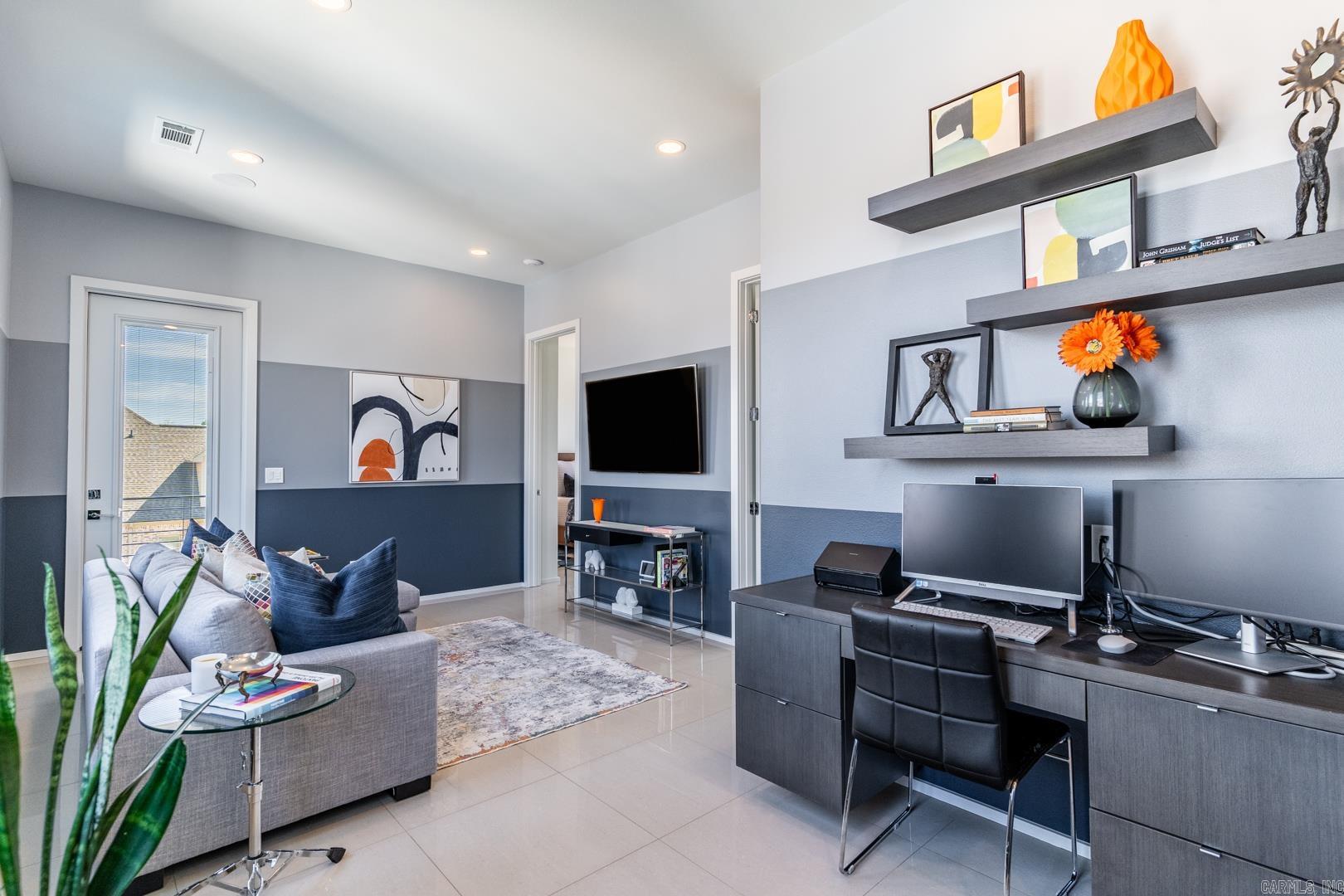 CHENAL VALLEY "ENSBURY PLACE" - Residential