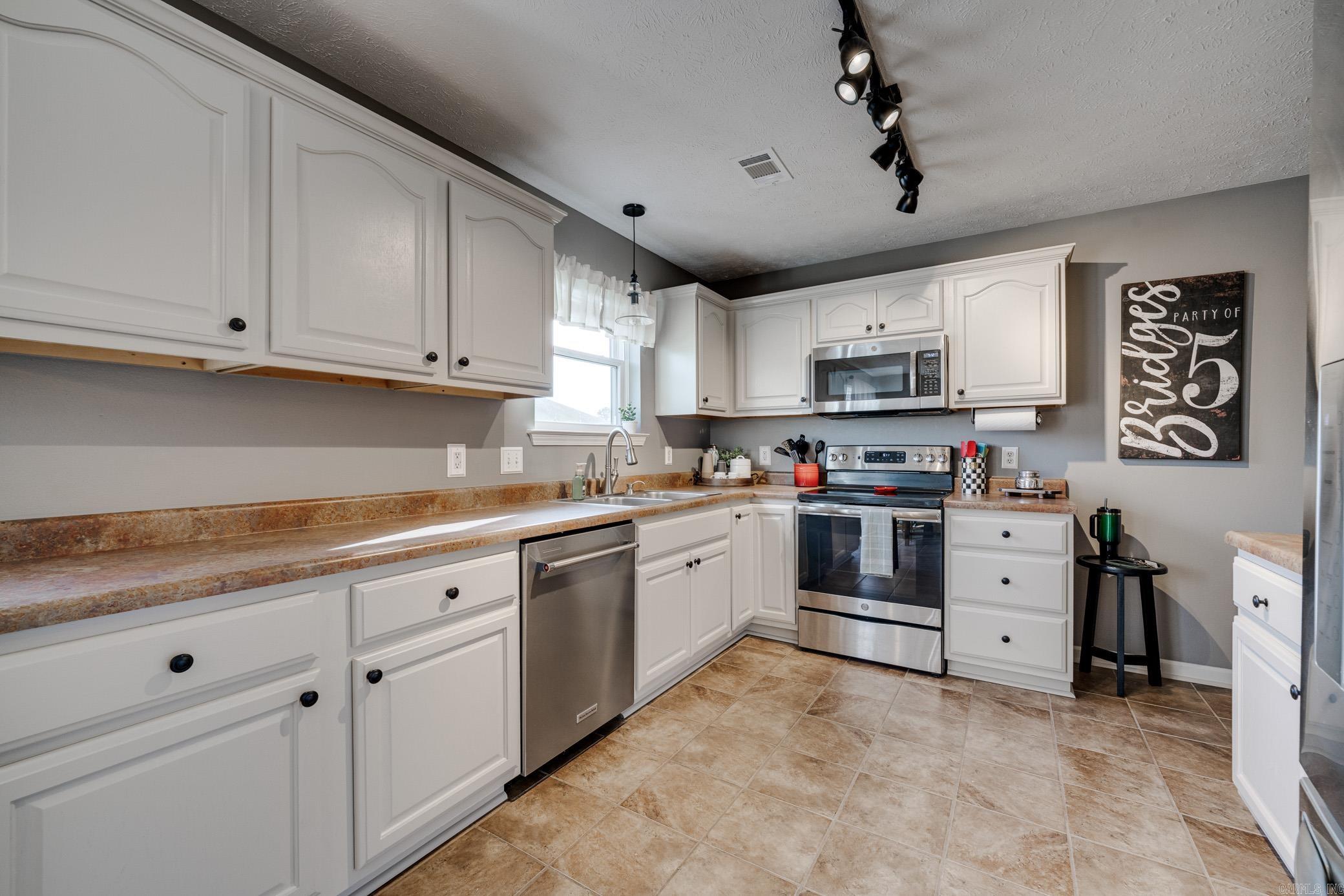 JUSTIN PLACE - Residential