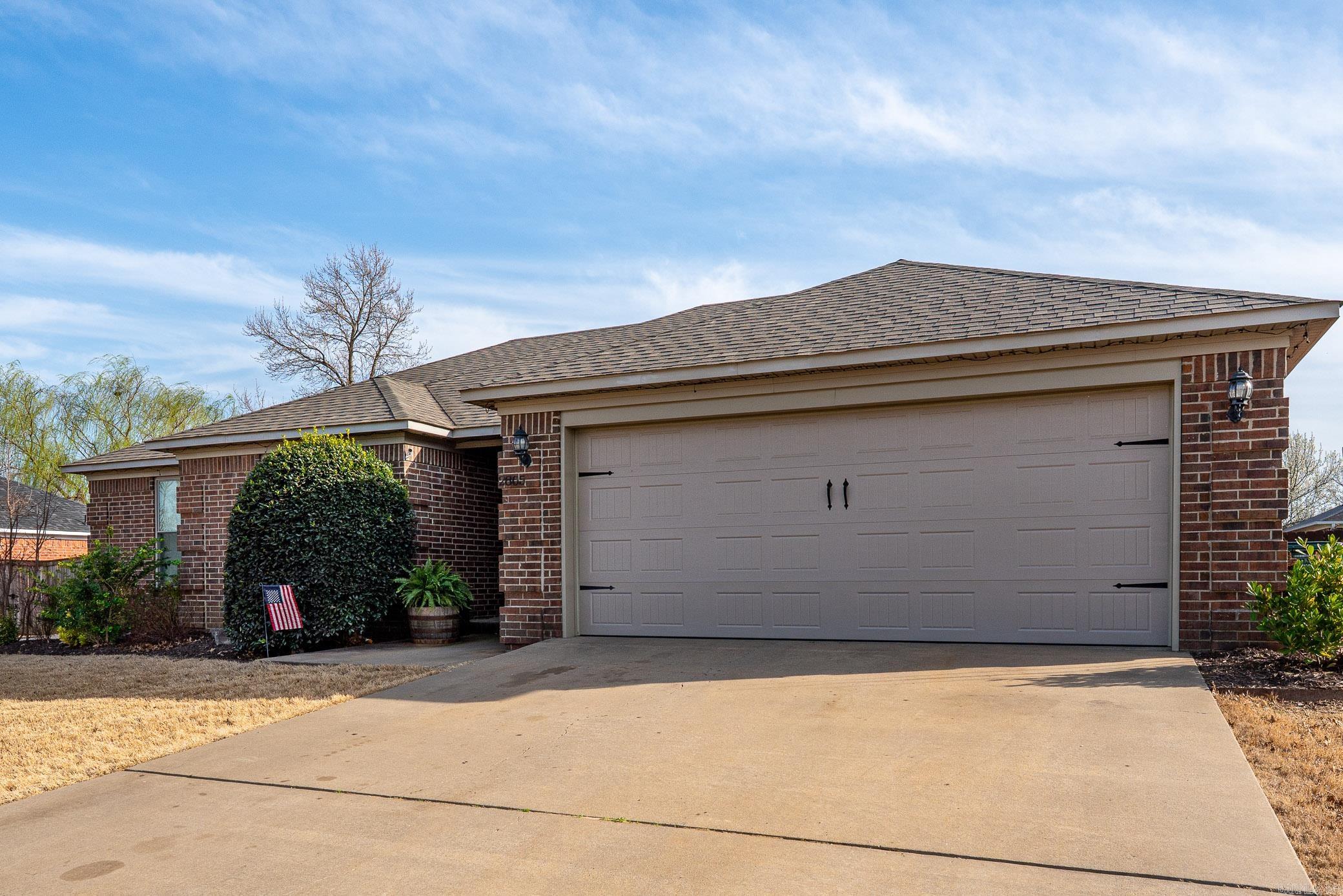 JUSTIN PLACE - Residential