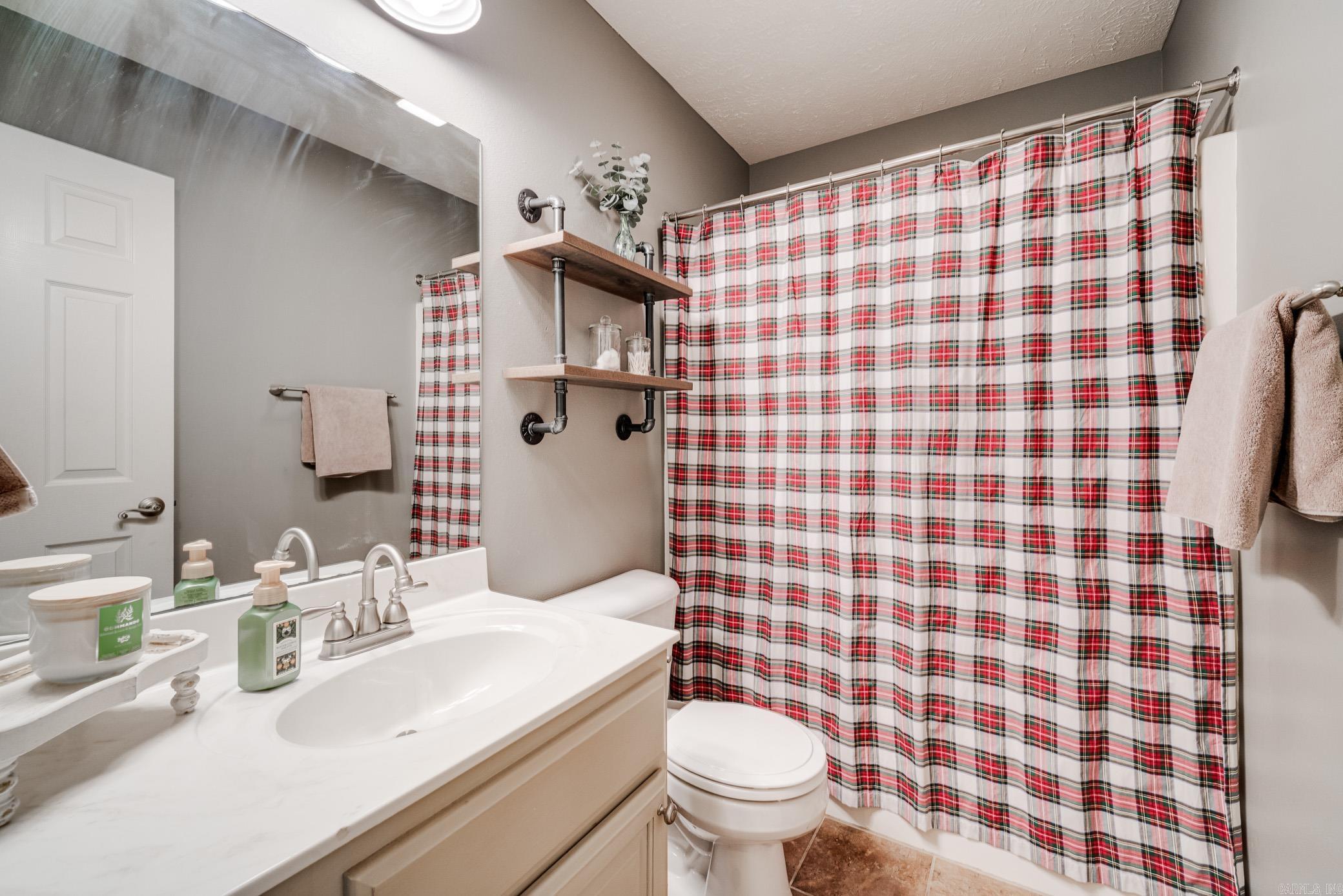 JUSTIN PLACE - Residential