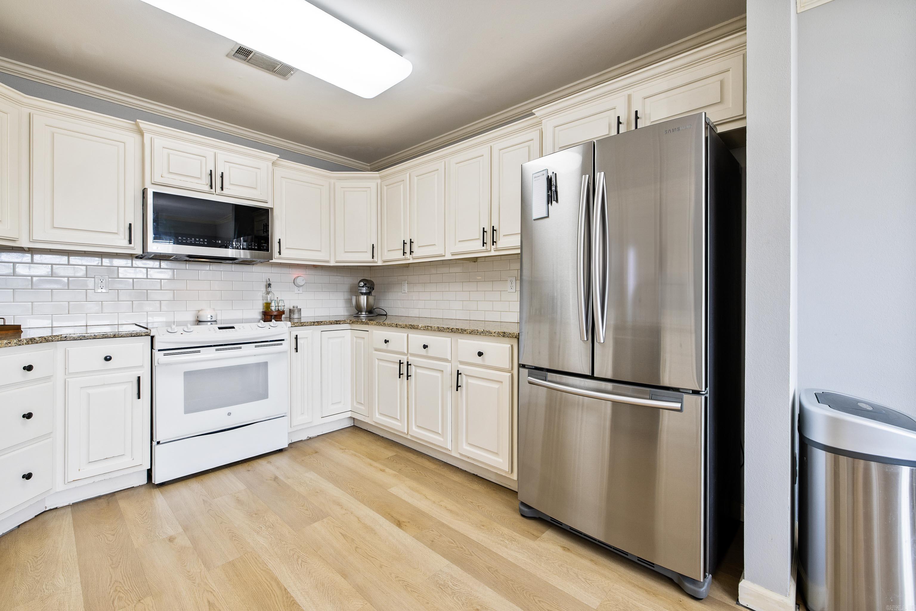 WEDGEWOOD CREEK - Residential