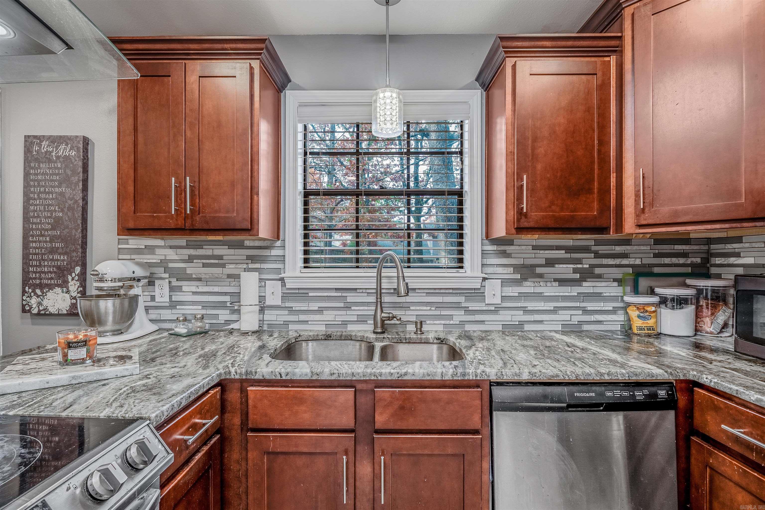 PLEASANT VIEW ESTATES - Residential