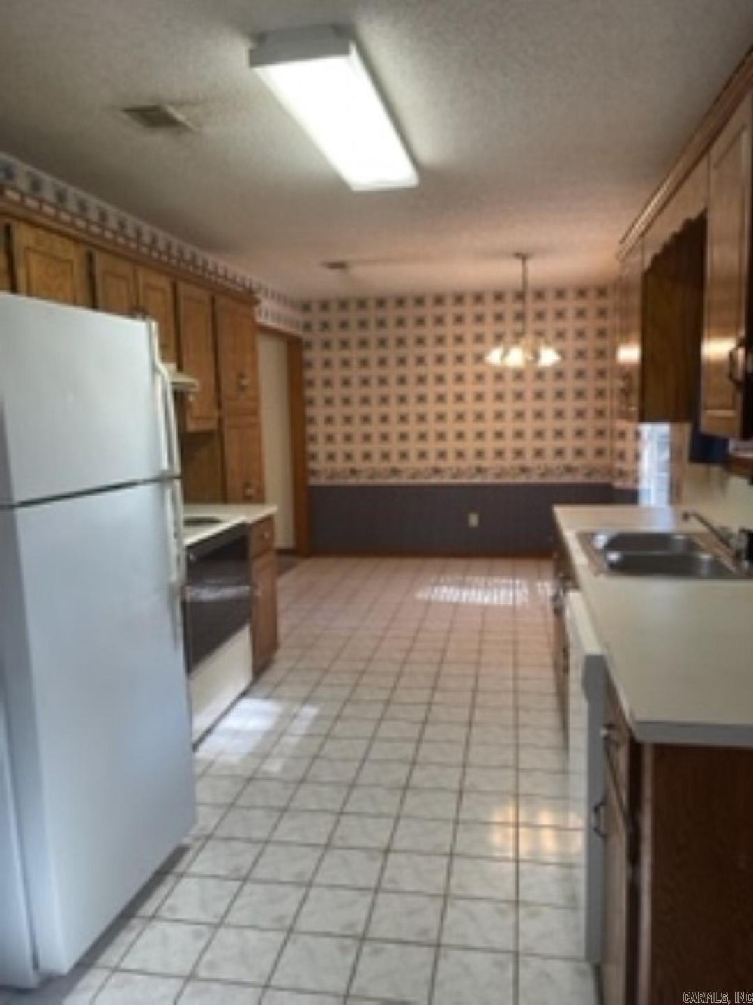 Knollwood Estates - Residential Lease