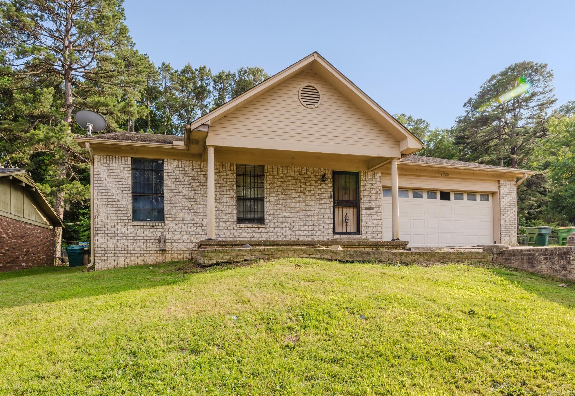 TWIN LAKES - Residential