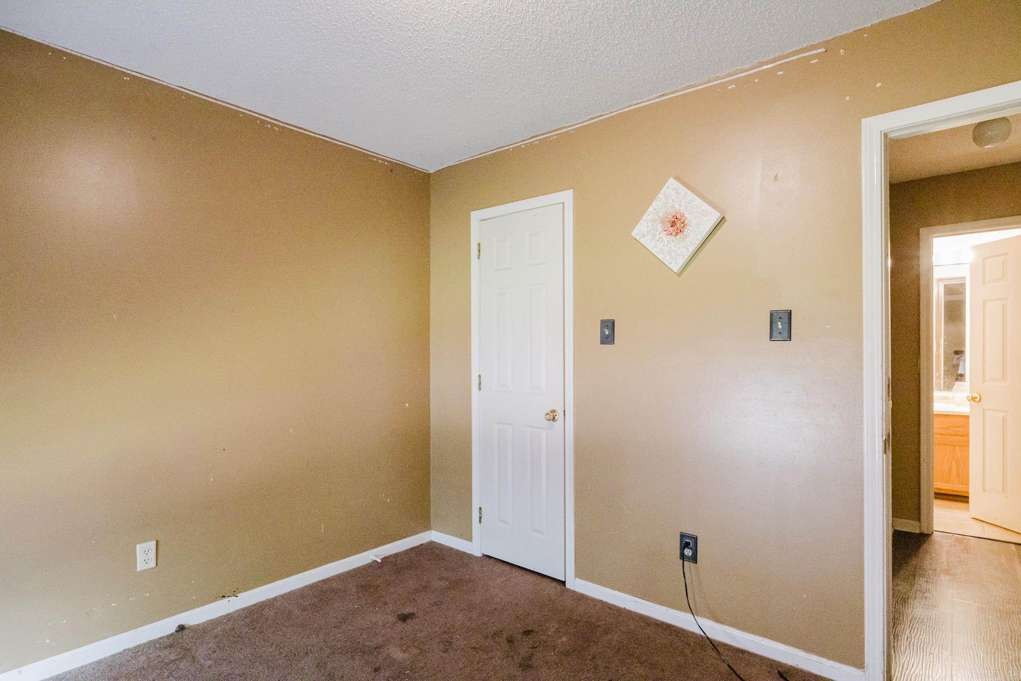 TWIN LAKES - Residential