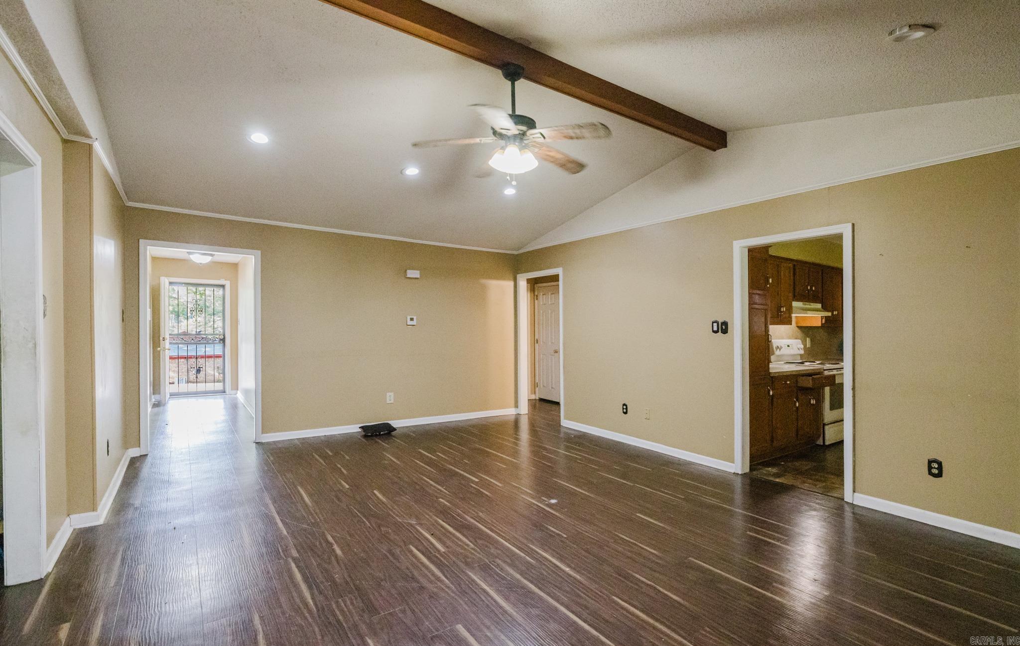 TWIN LAKES - Residential