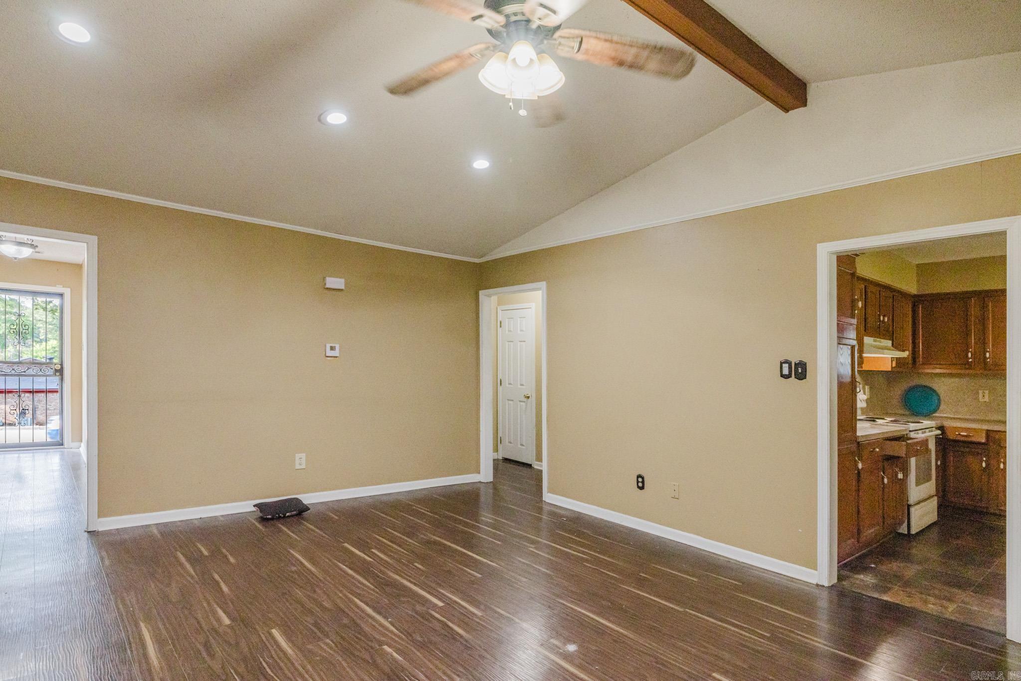 TWIN LAKES - Residential