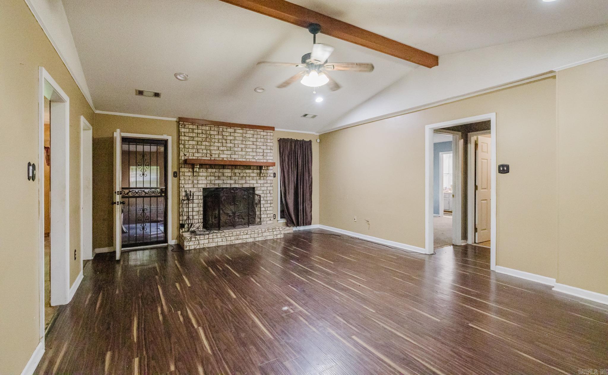 TWIN LAKES - Residential