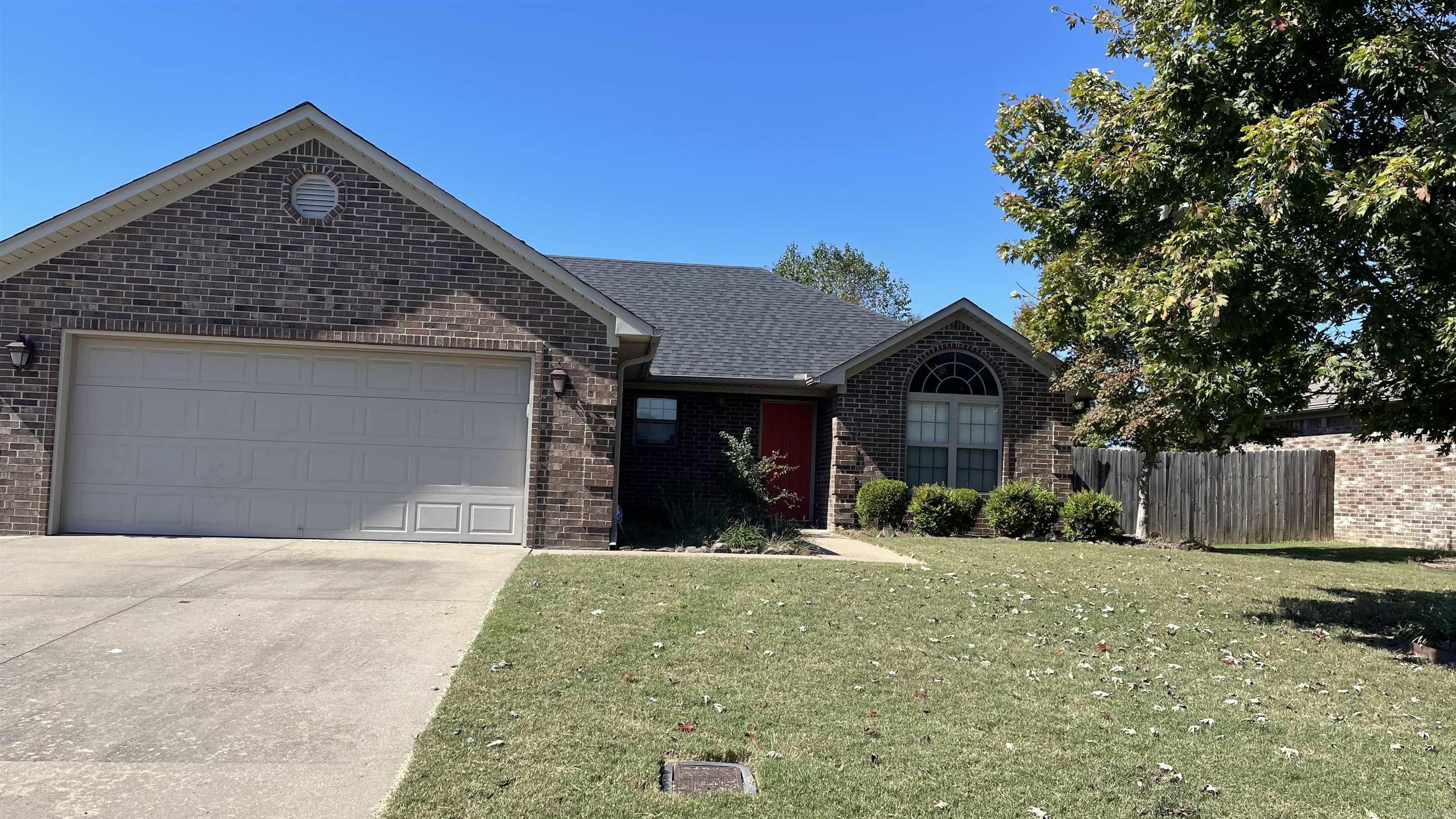 Great starter home. Kitchen has custom cabinets and stainless steel appliances. Also, beautiful granite counter tops and backsplash. The backyard has an adorable covered patio and rock wall flower bed. New roof 2025. Newer hot water tank. Garage has a built in work area. Walking distance to schools and shopping. Softball fields are super close too. Some photos have been virtually staged.