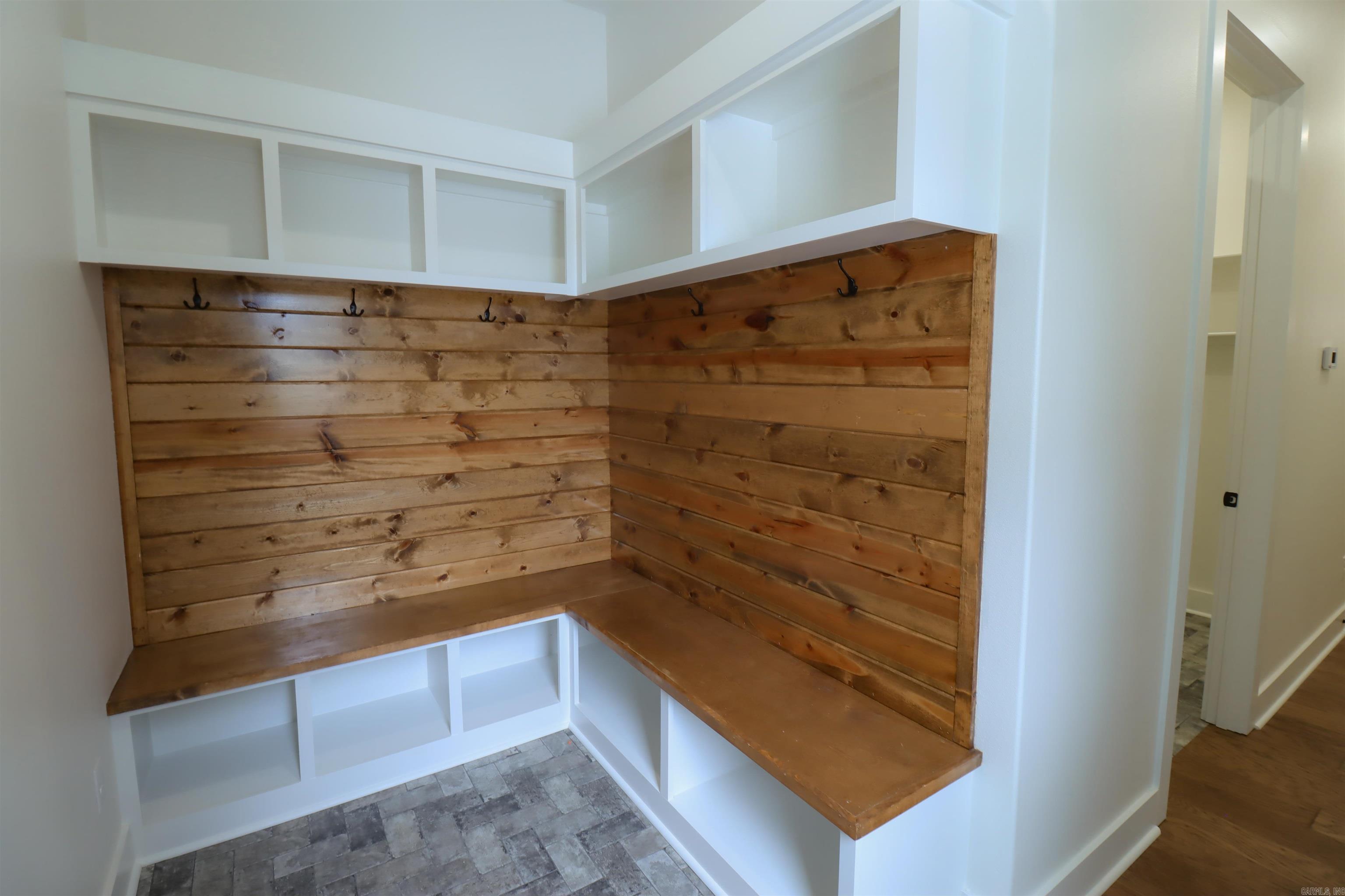 AVILLA MANOR - Residential