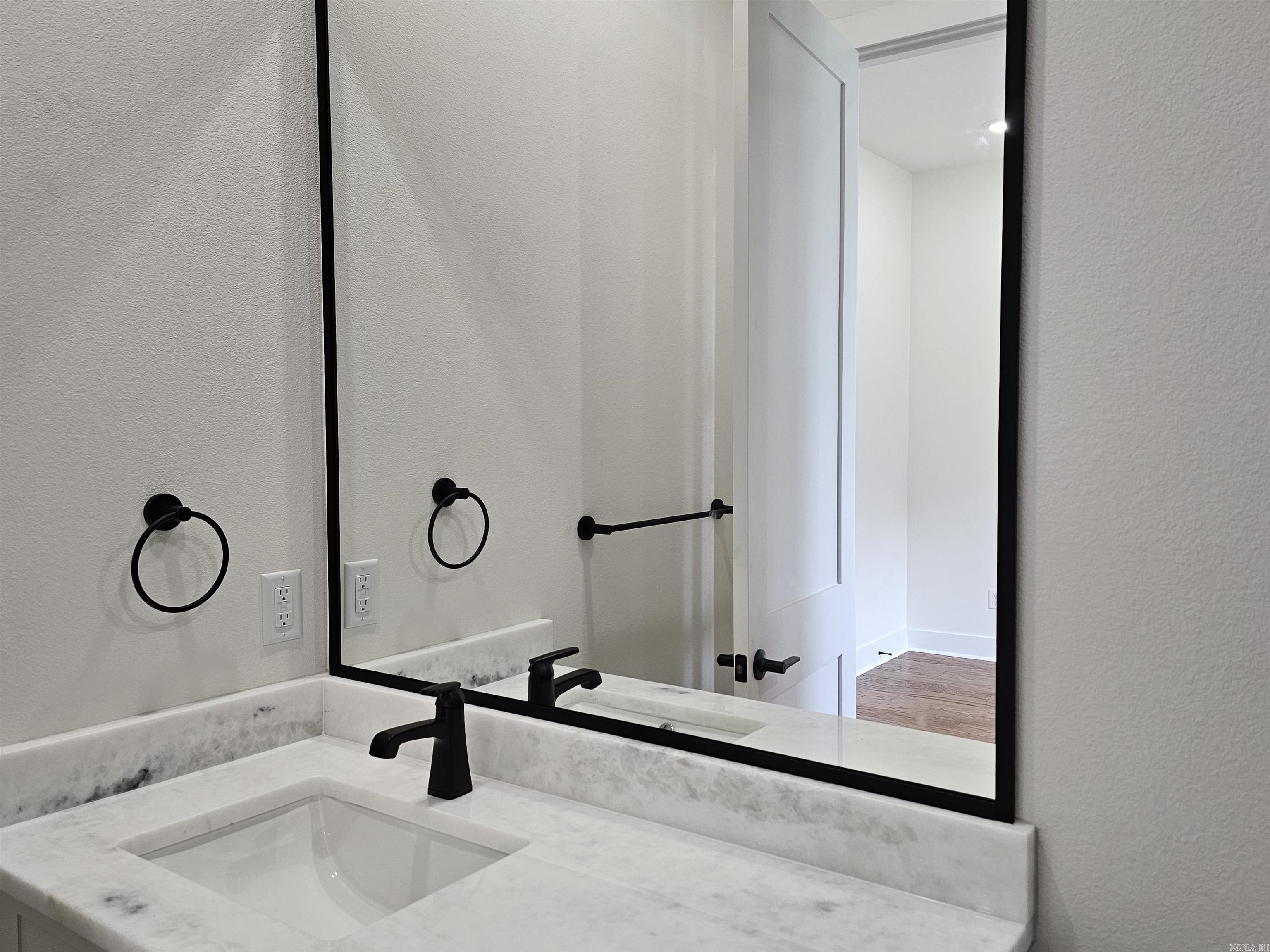 AVILLA MANOR - Residential