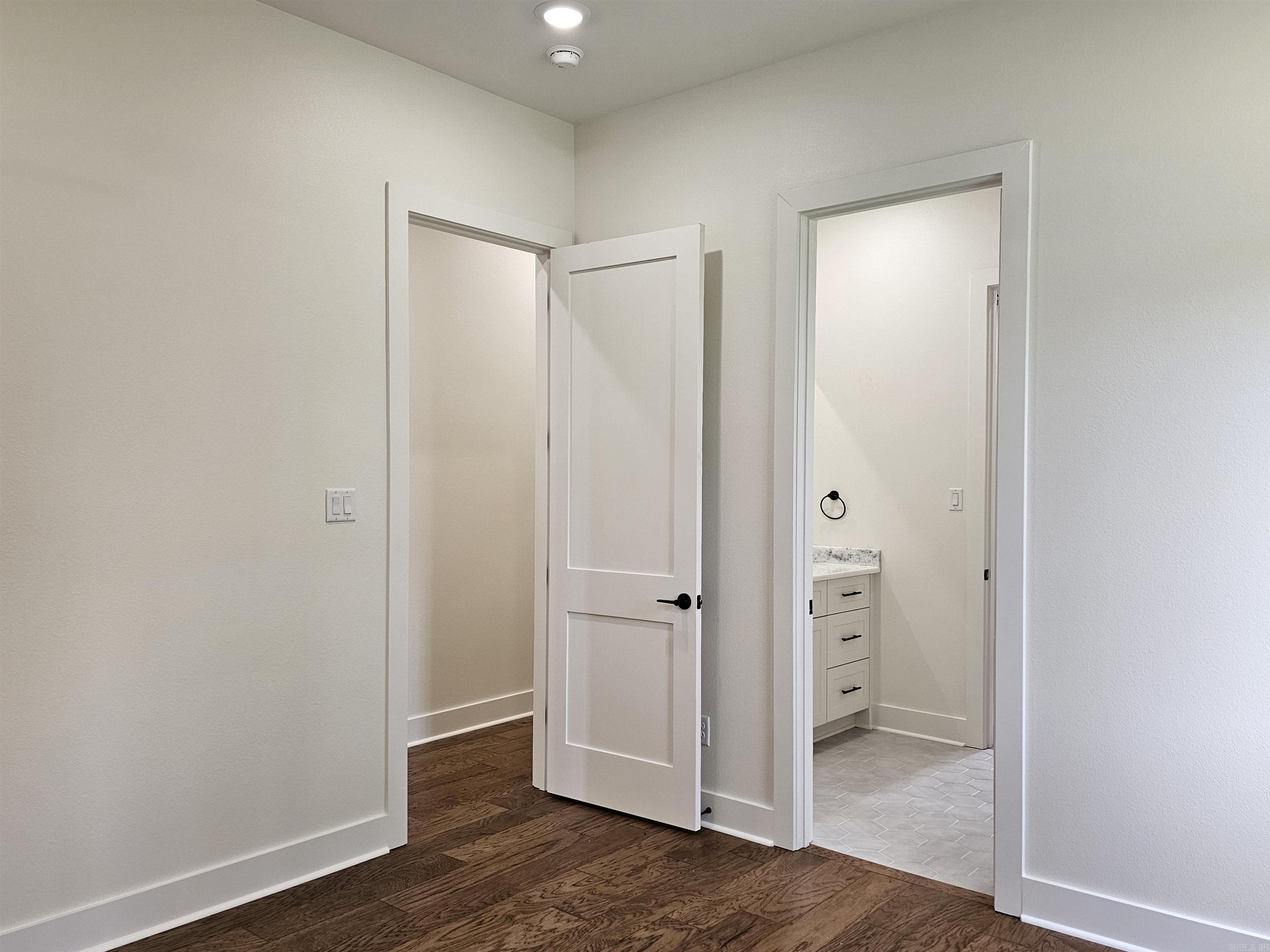 AVILLA MANOR - Residential