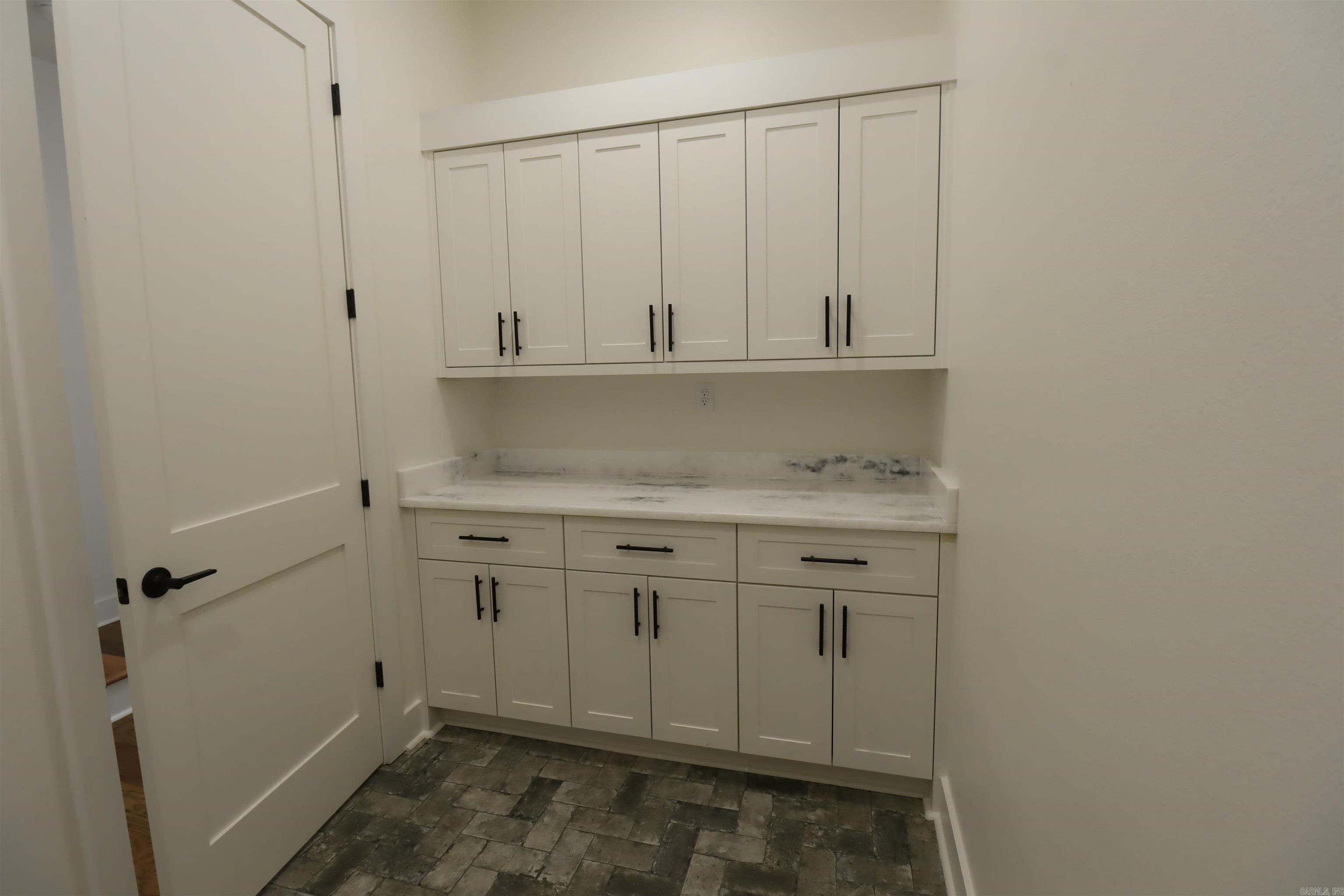 AVILLA MANOR - Residential