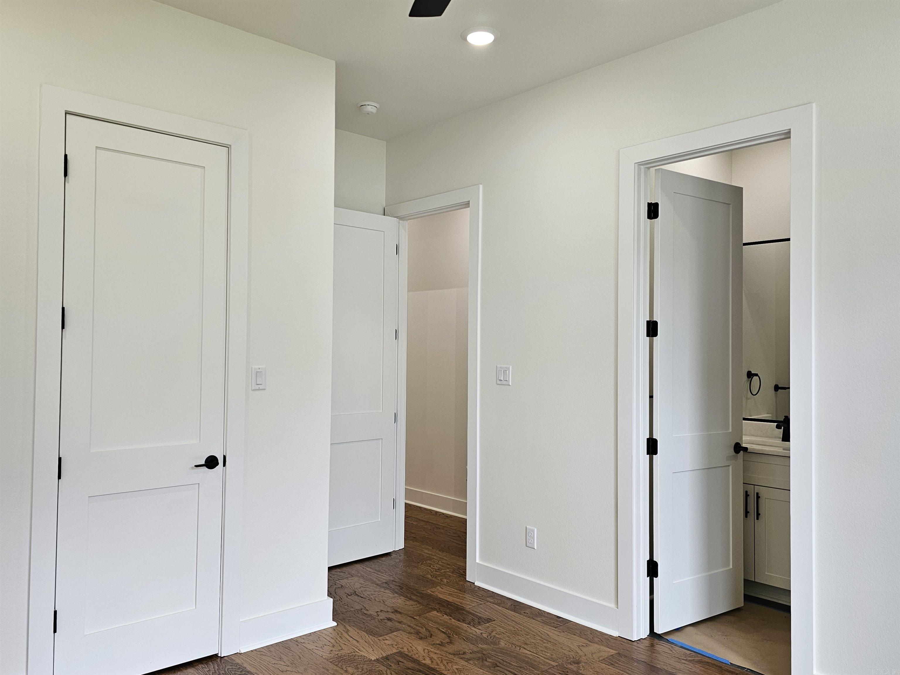 AVILLA MANOR - Residential