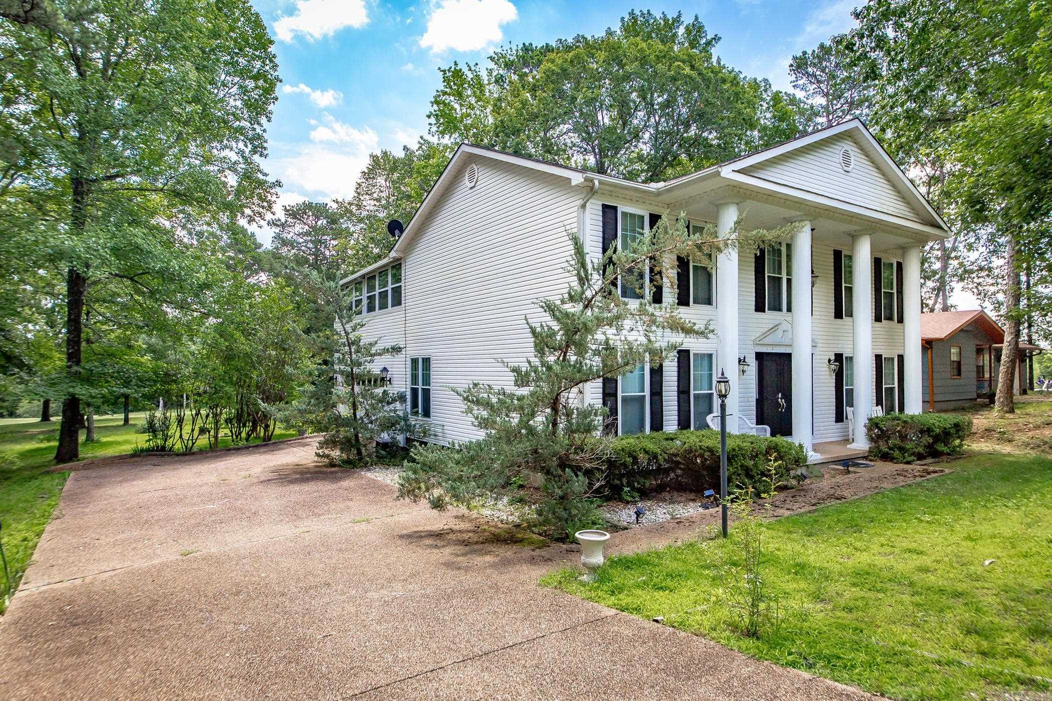 CASTLE RIDGE - Residential