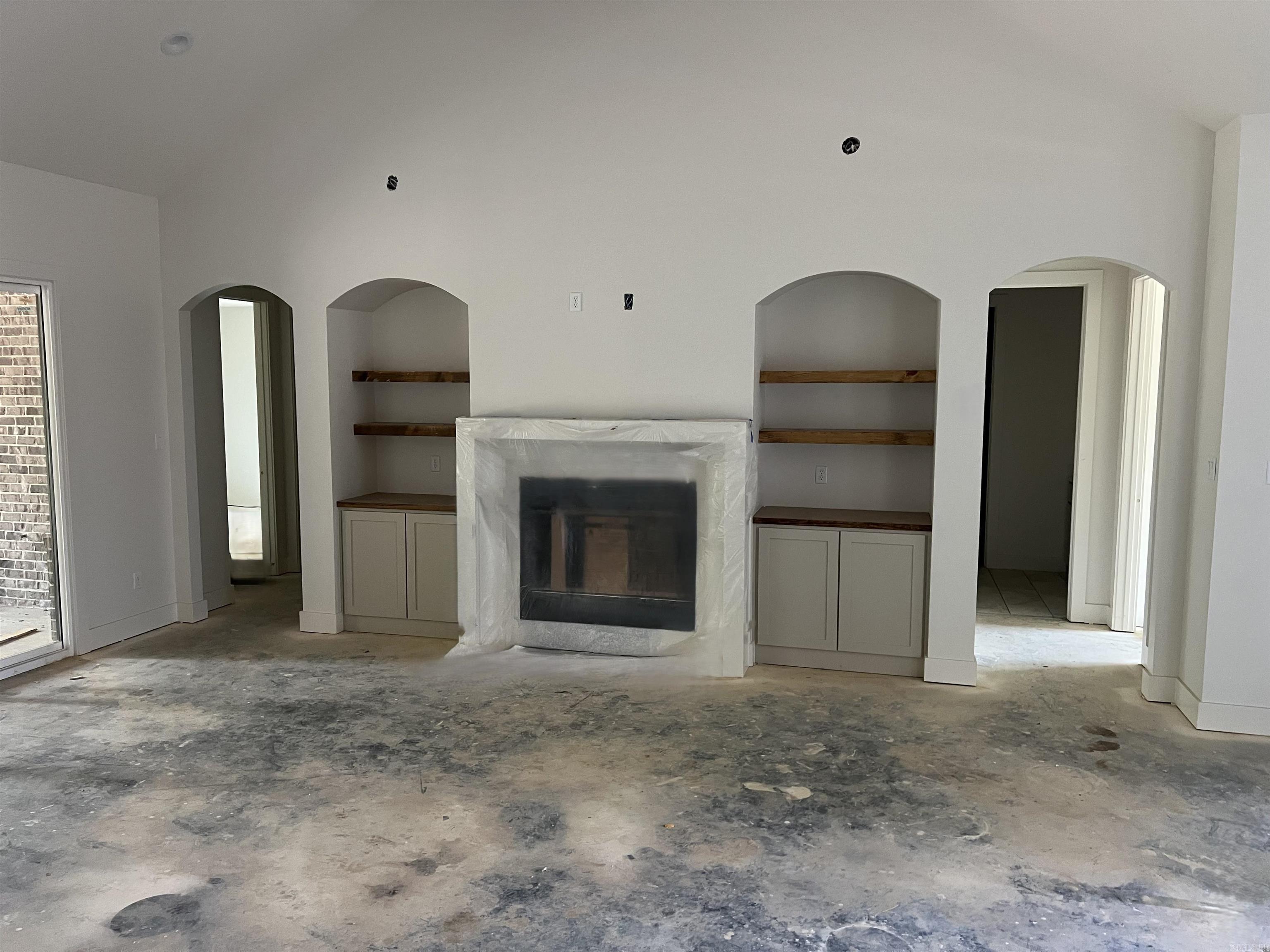 AVILLA MANOR - Residential