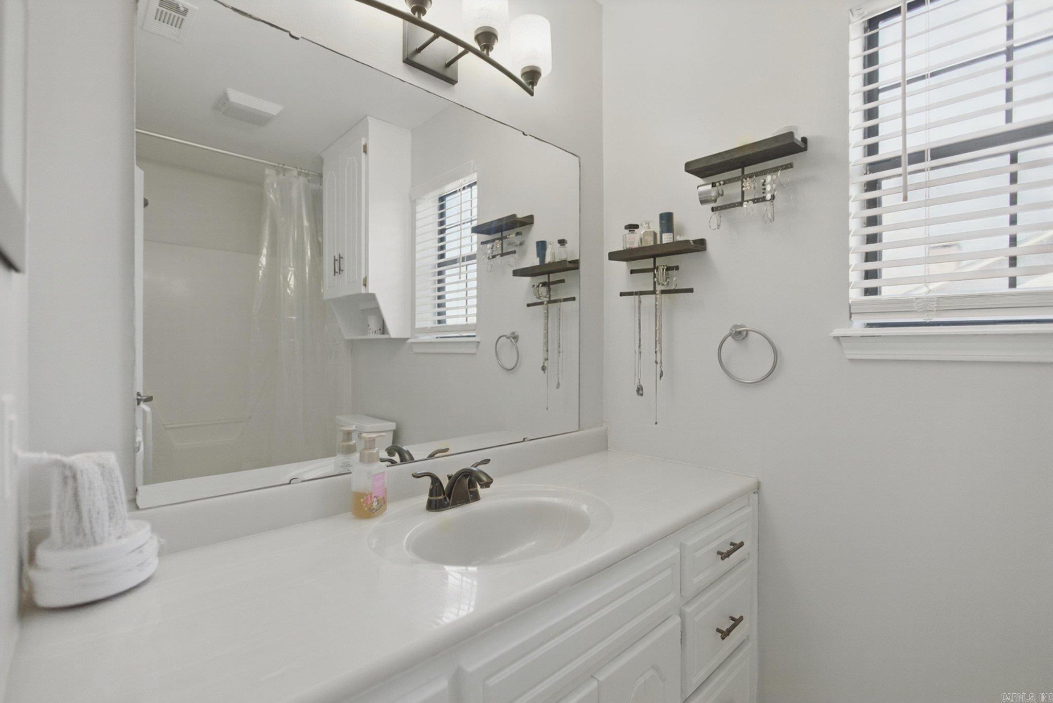 COUNTRY WOOD SUB UNIT - Residential