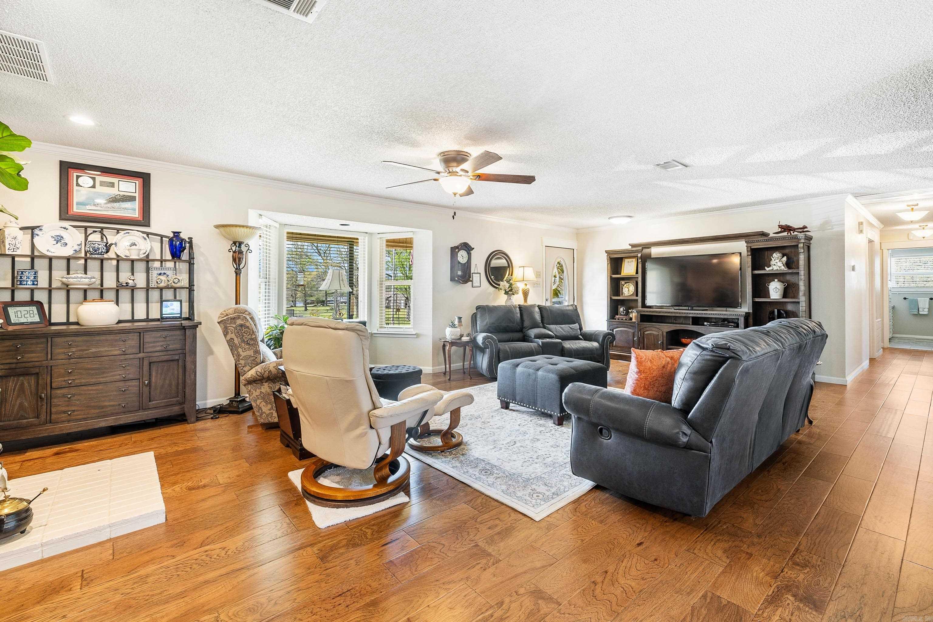 CLEVELAND SHORES - Residential