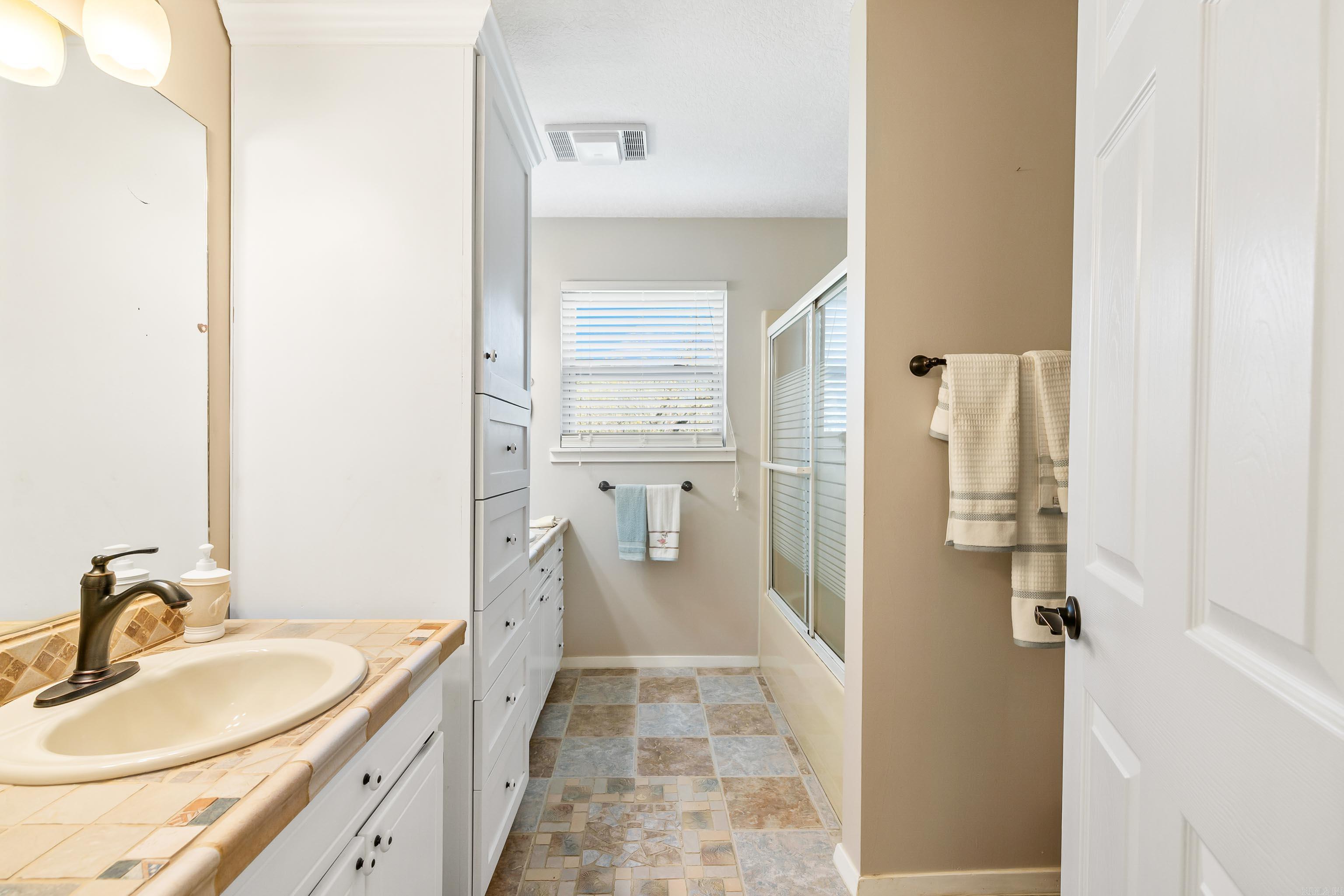 CLEVELAND SHORES - Residential