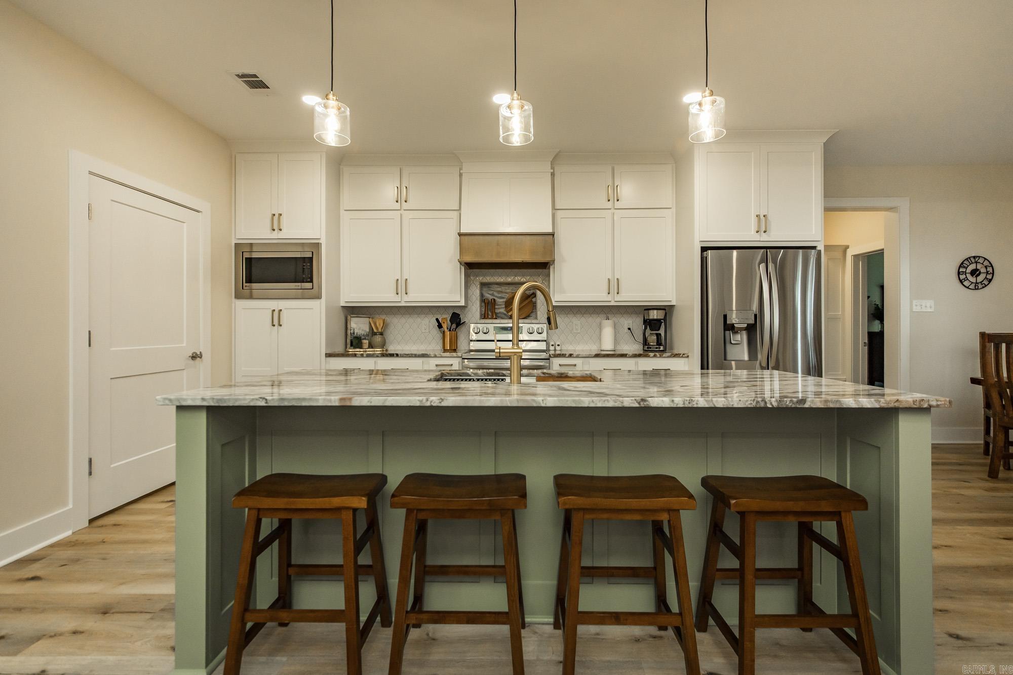 EAST SHORES AT TANNENBAUM - Residential