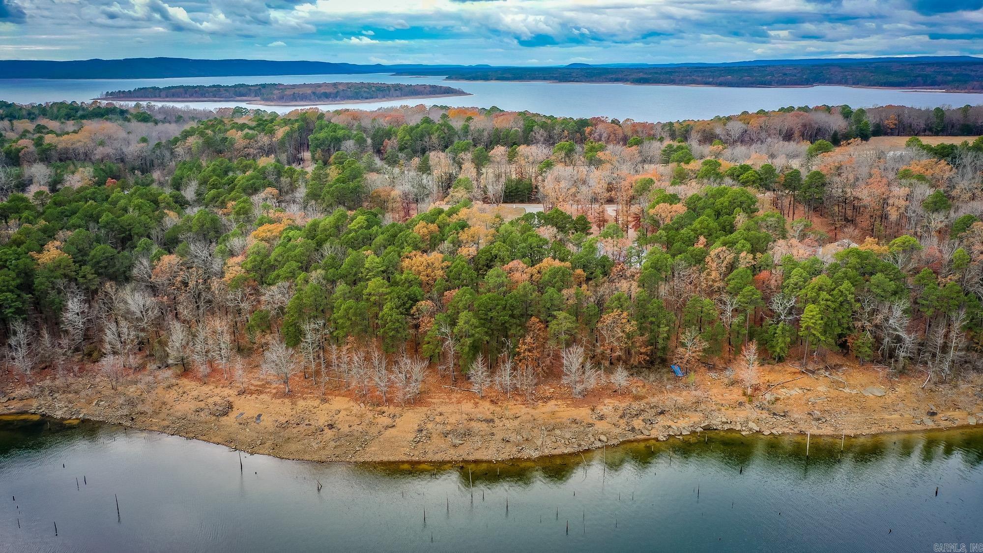 EAST SHORES AT TANNENBAUM - Residential