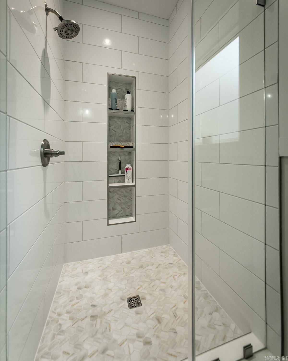 EAST SHORES AT TANNENBAUM - Residential