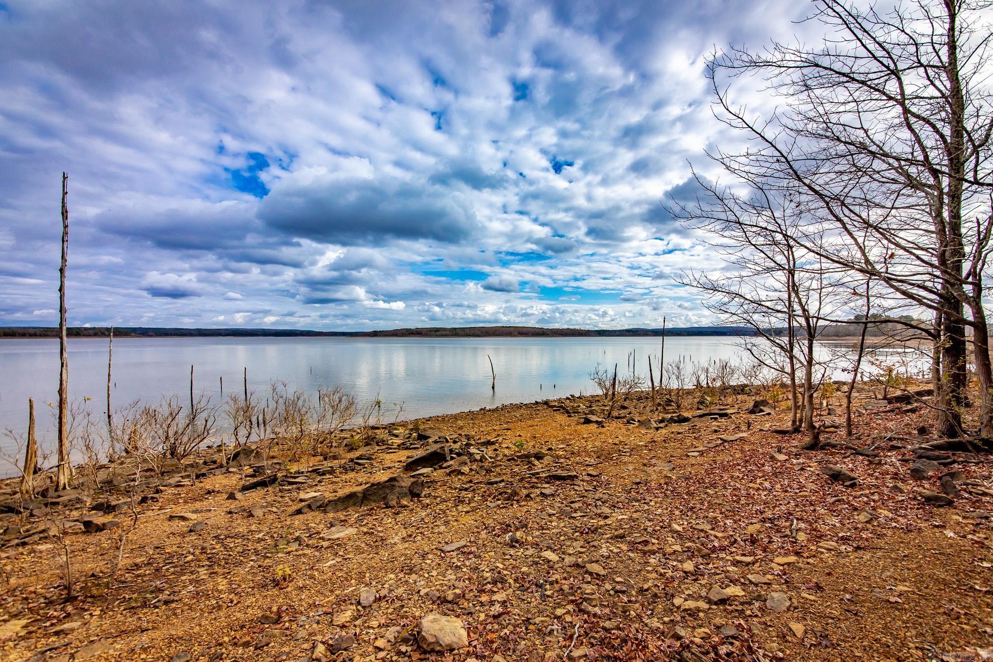 EAST SHORES AT TANNENBAUM - Residential