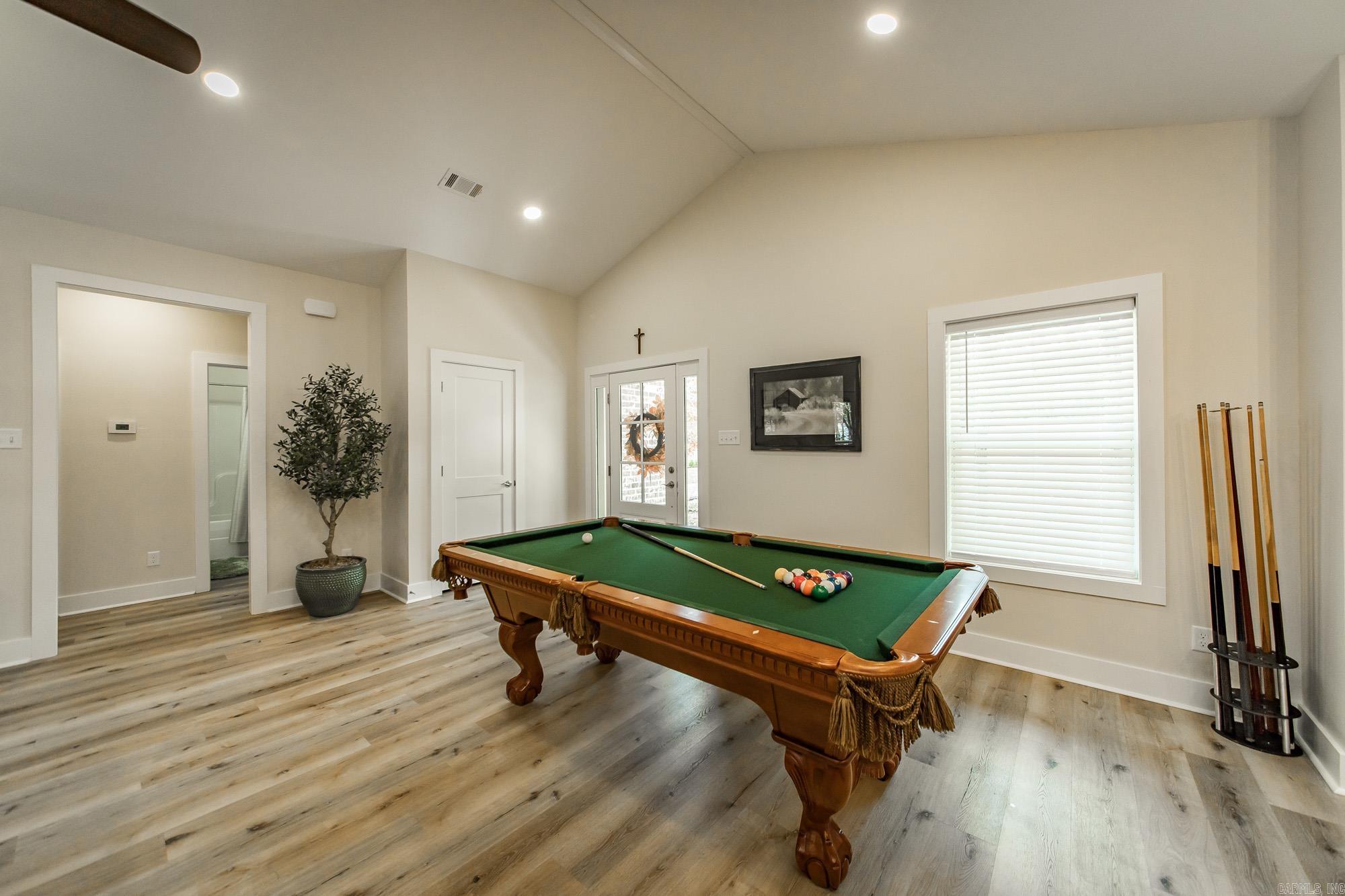 EAST SHORES AT TANNENBAUM - Residential