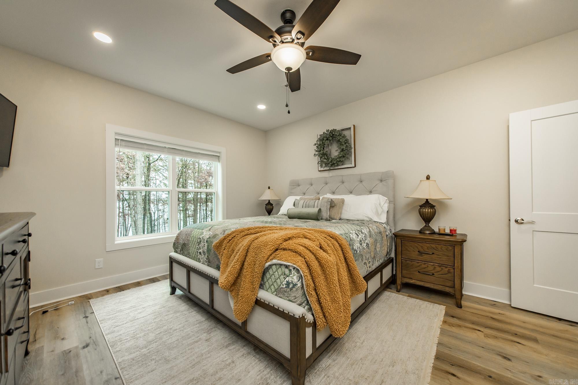 EAST SHORES AT TANNENBAUM - Residential