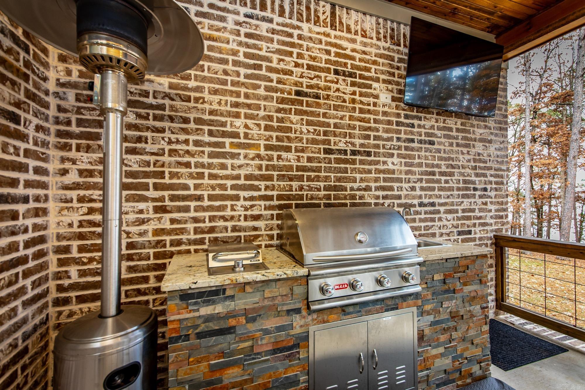 EAST SHORES AT TANNENBAUM - Residential