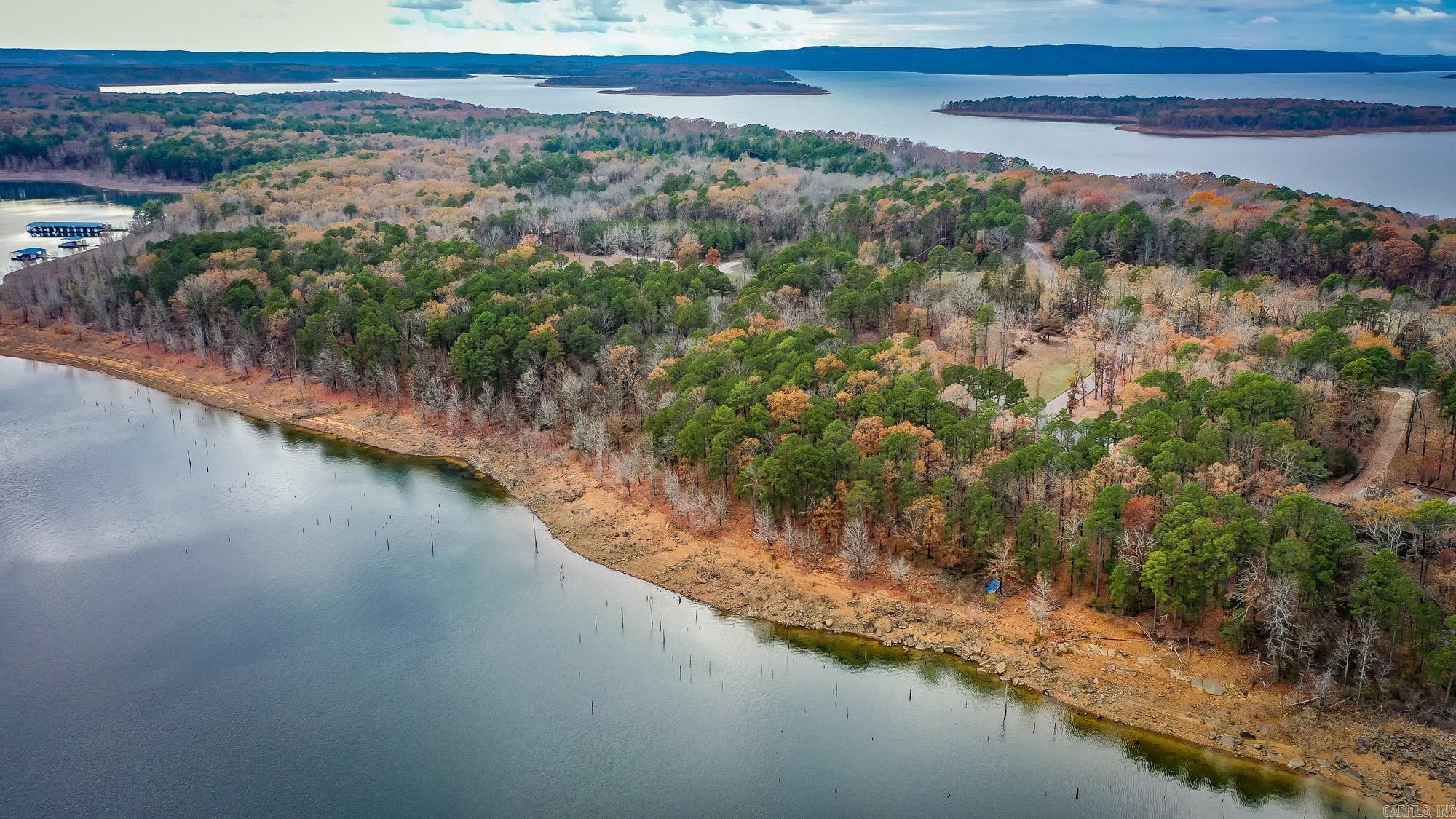 EAST SHORES AT TANNENBAUM - Residential