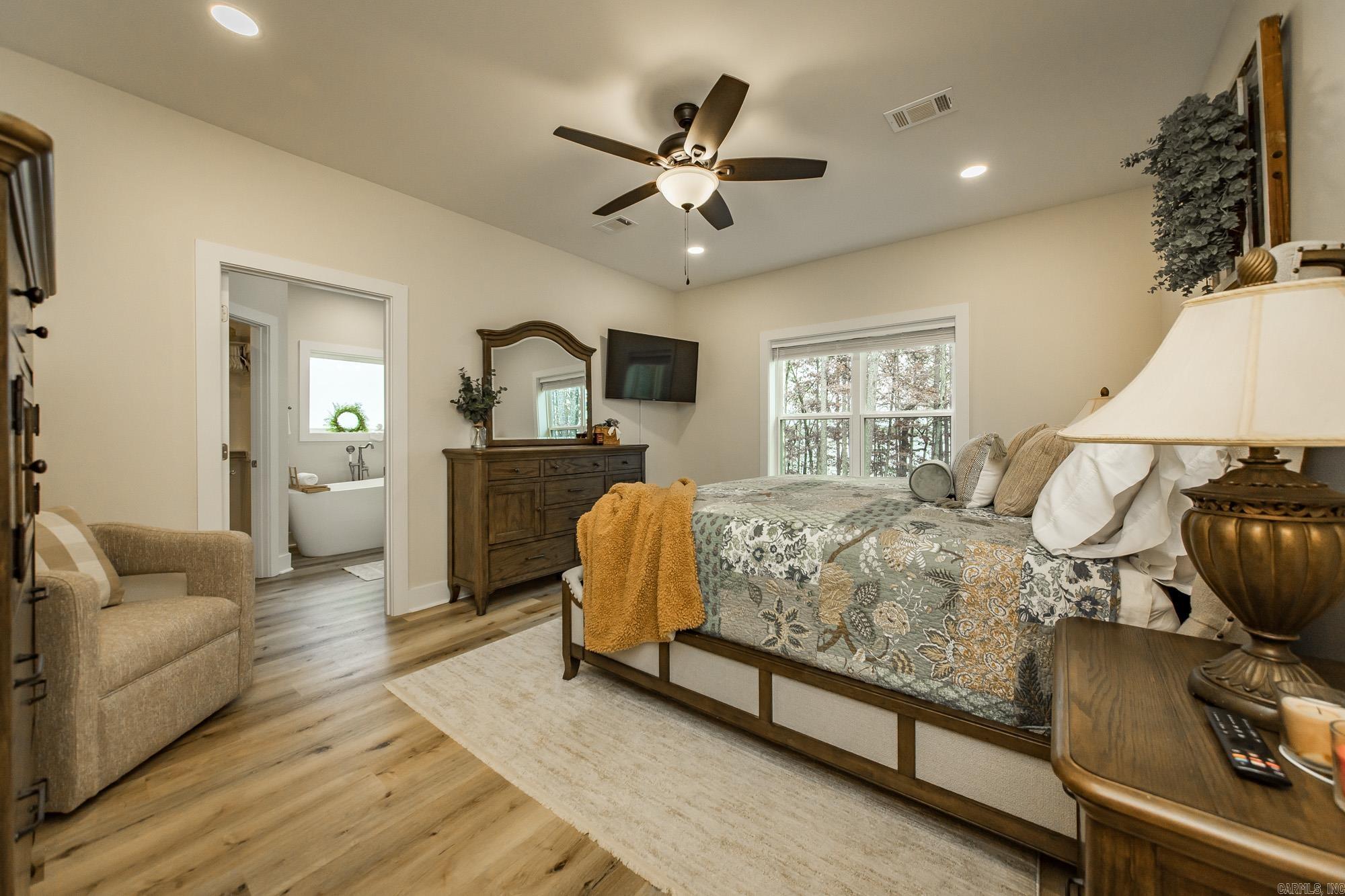 EAST SHORES AT TANNENBAUM - Residential