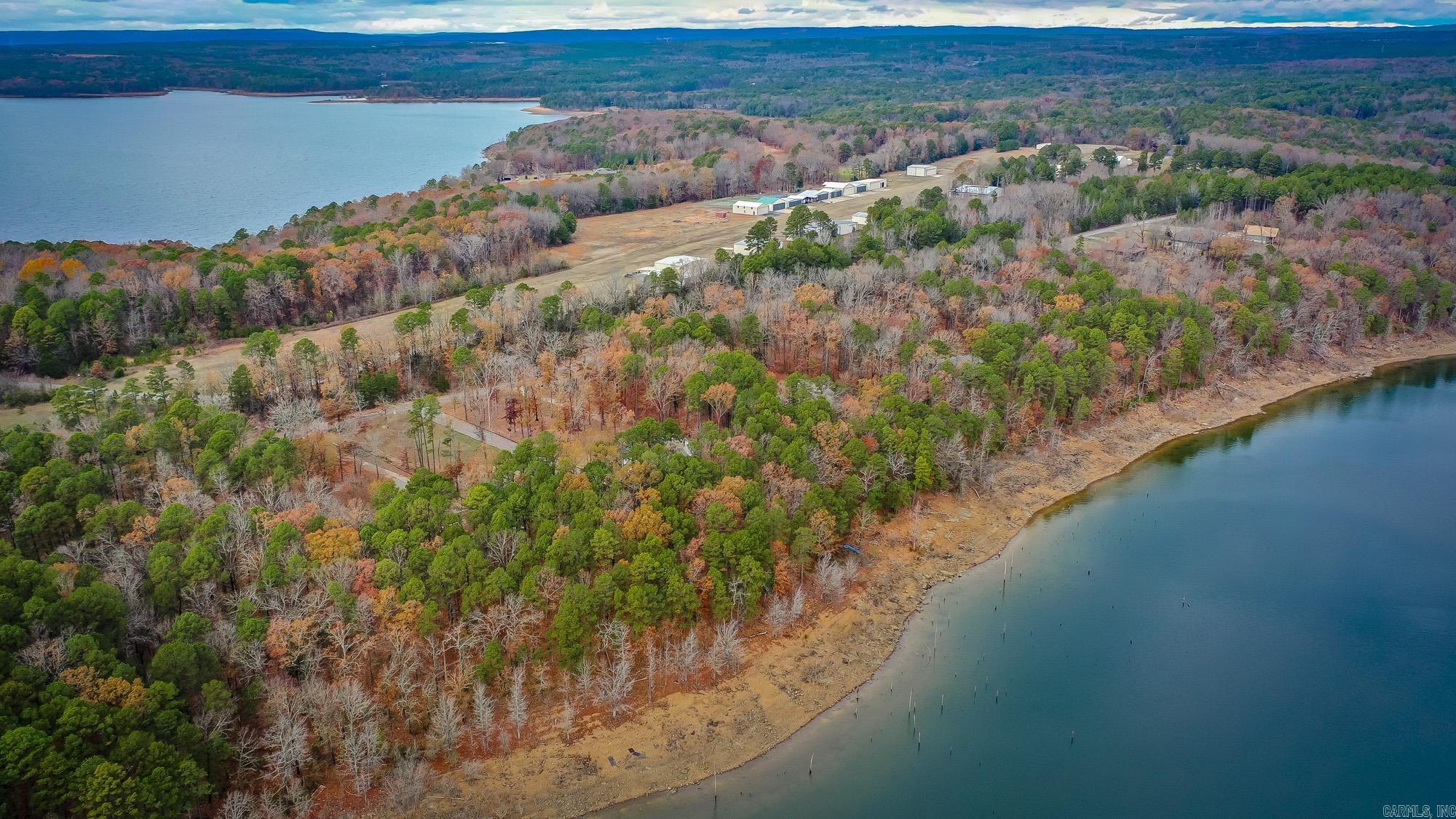 EAST SHORES AT TANNENBAUM - Residential