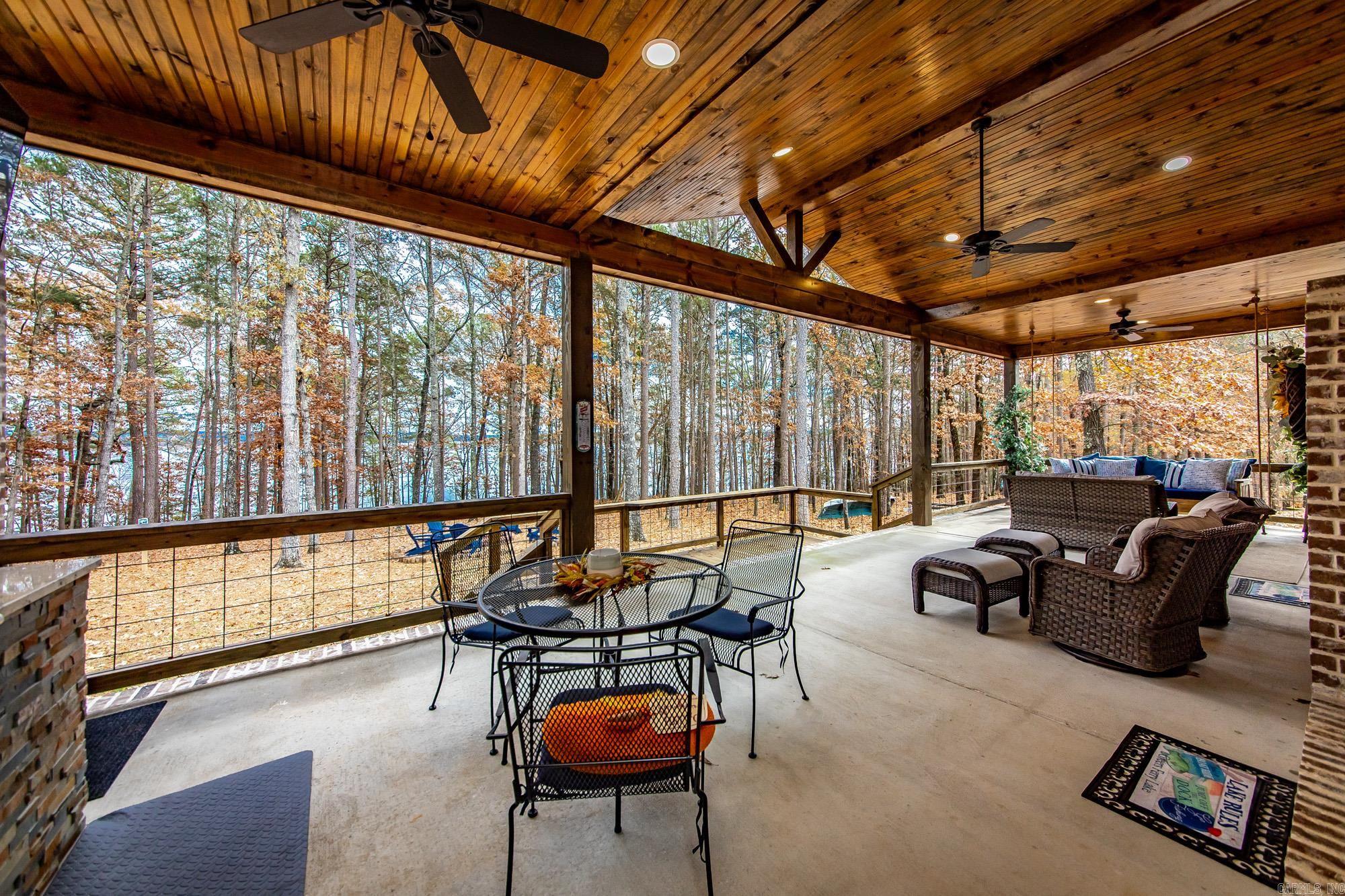 EAST SHORES AT TANNENBAUM - Residential