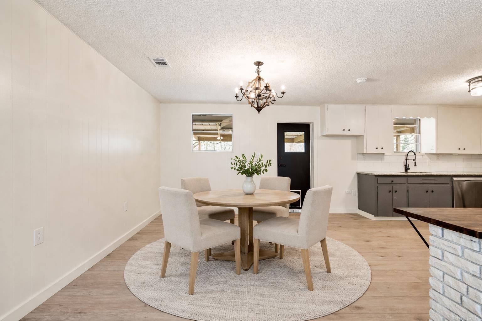 ALMQUIST - Residential