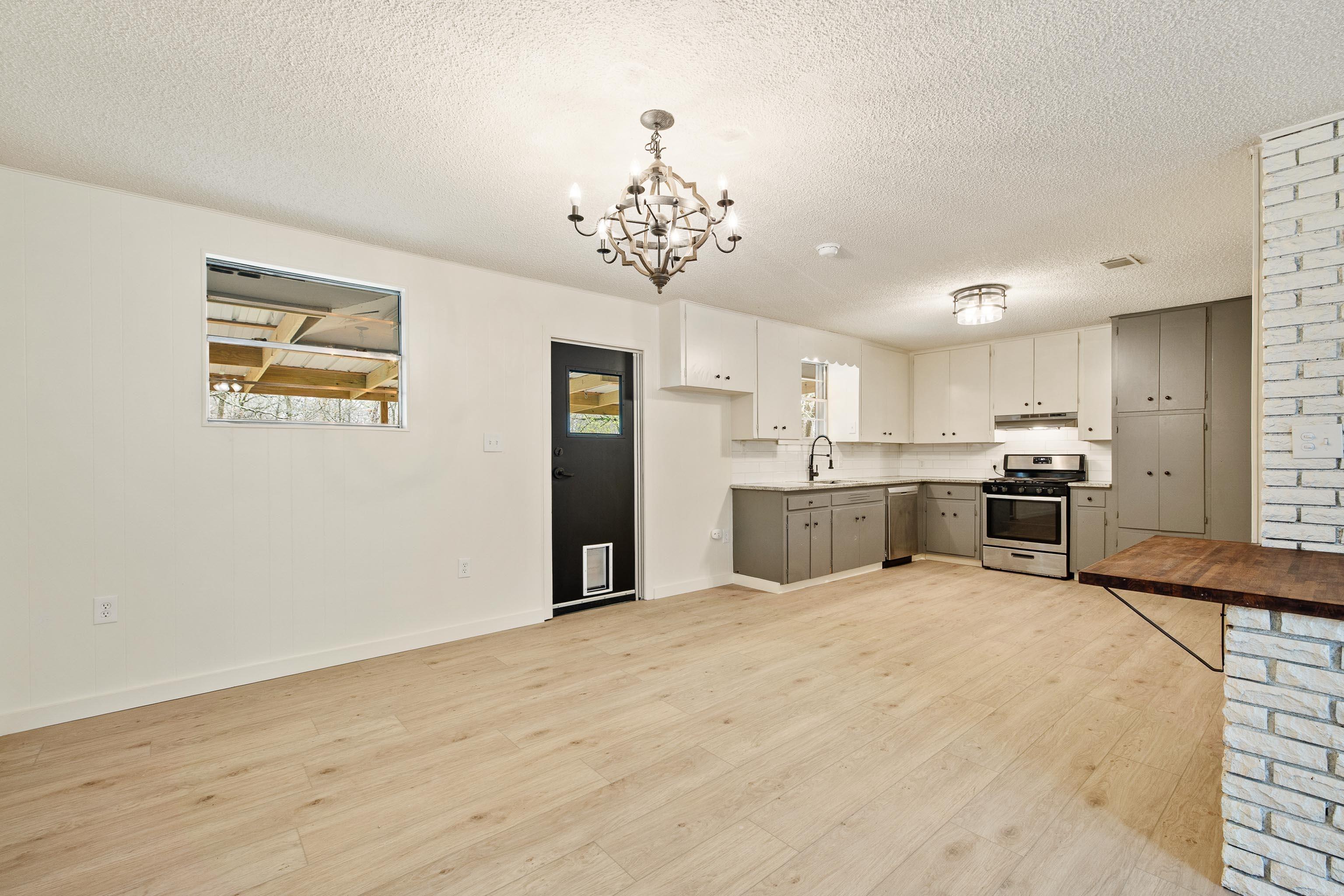 ALMQUIST - Residential