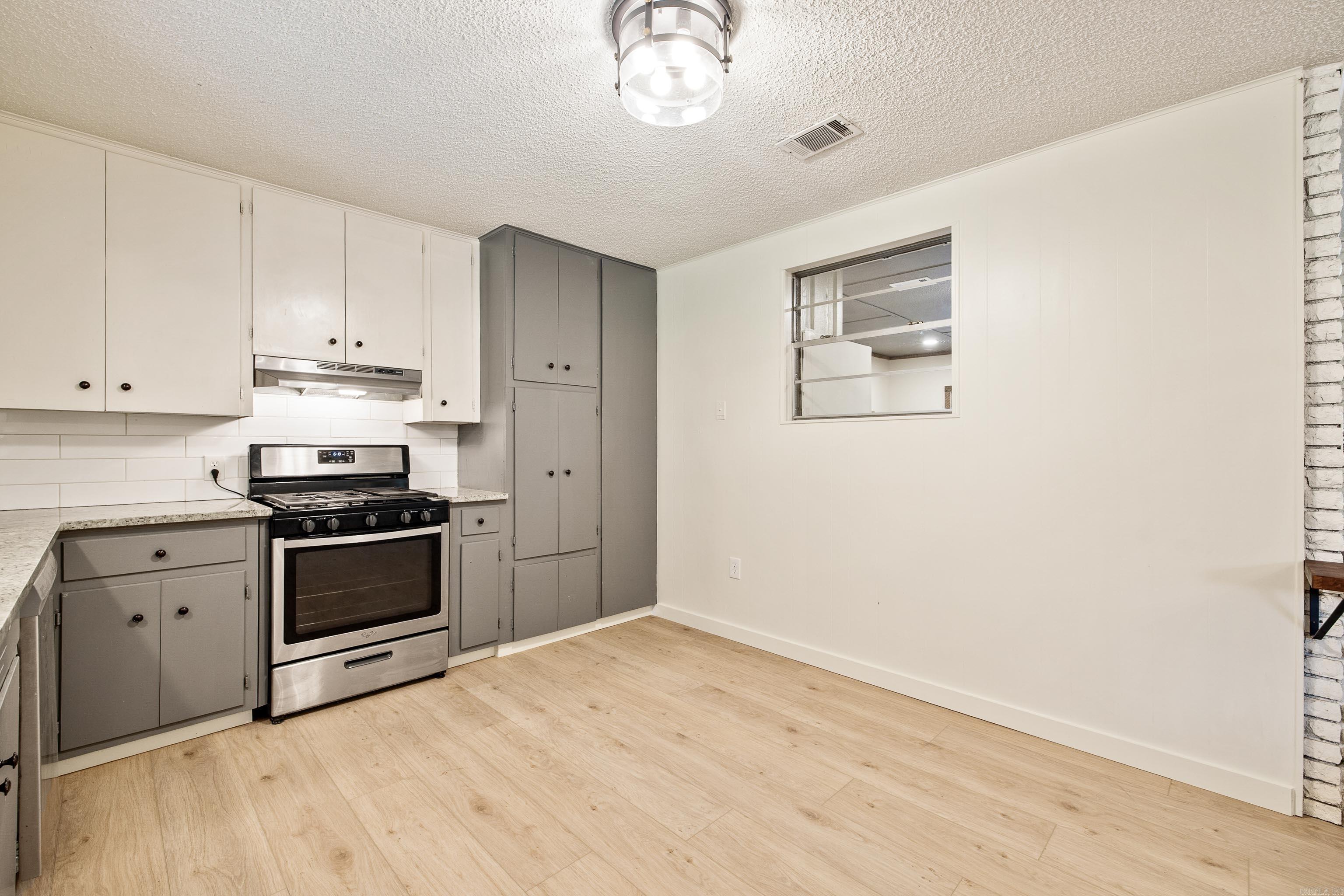 ALMQUIST - Residential