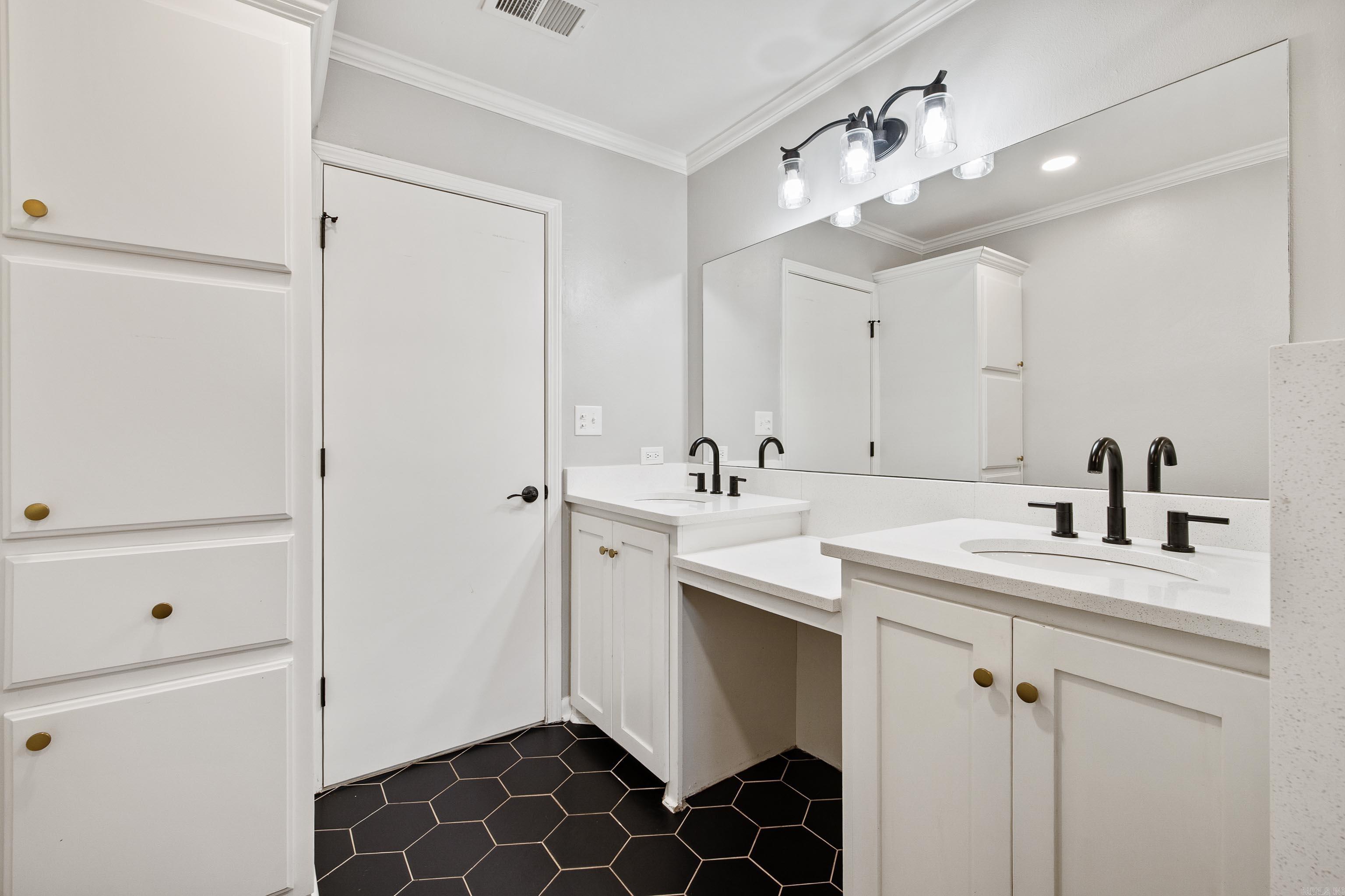 ALMQUIST - Residential