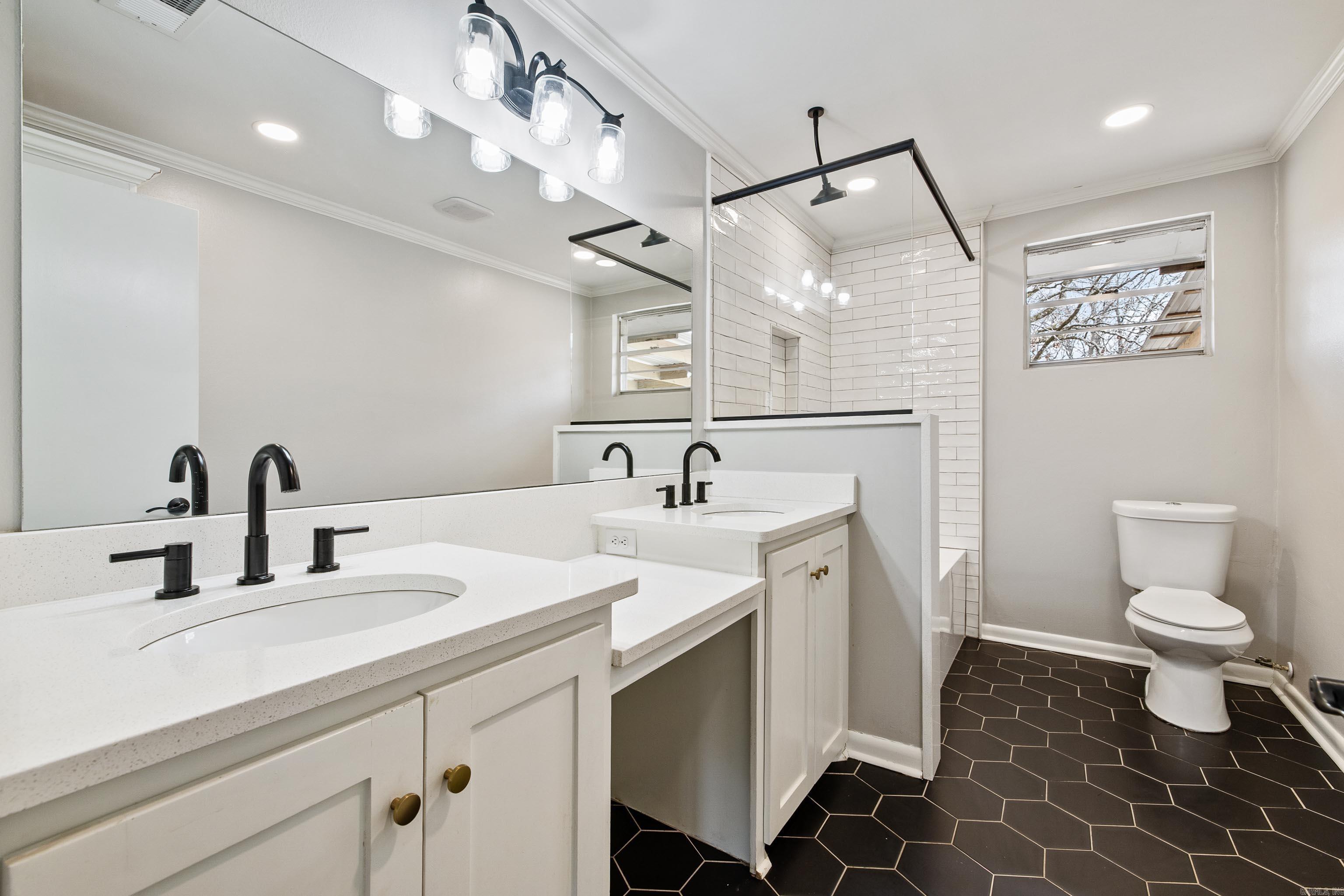 ALMQUIST - Residential